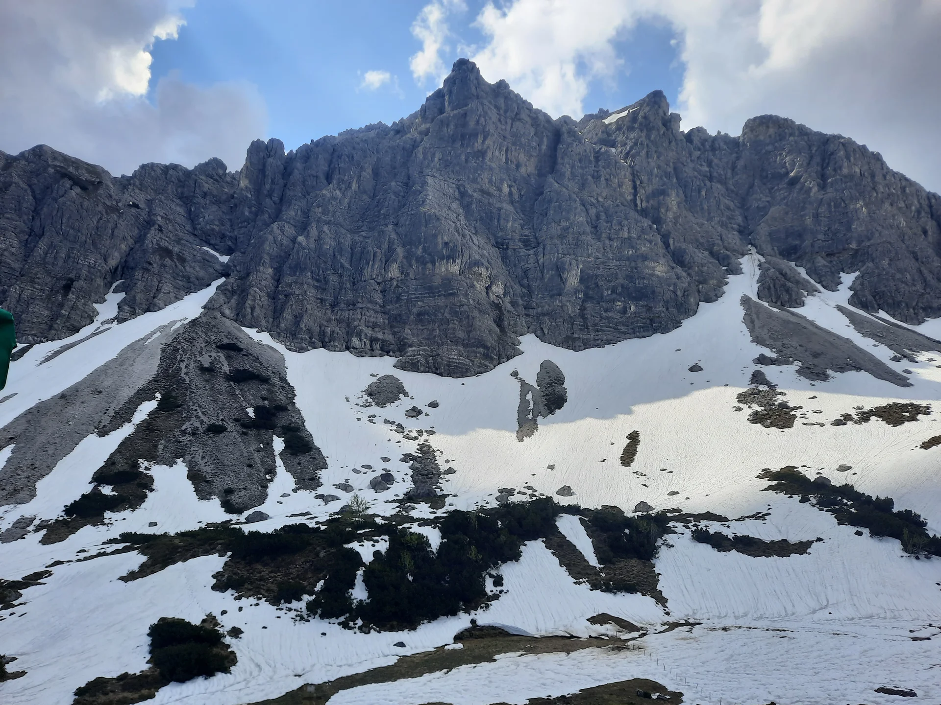 Blick zur Nordwand mit Klettersteig | © privat