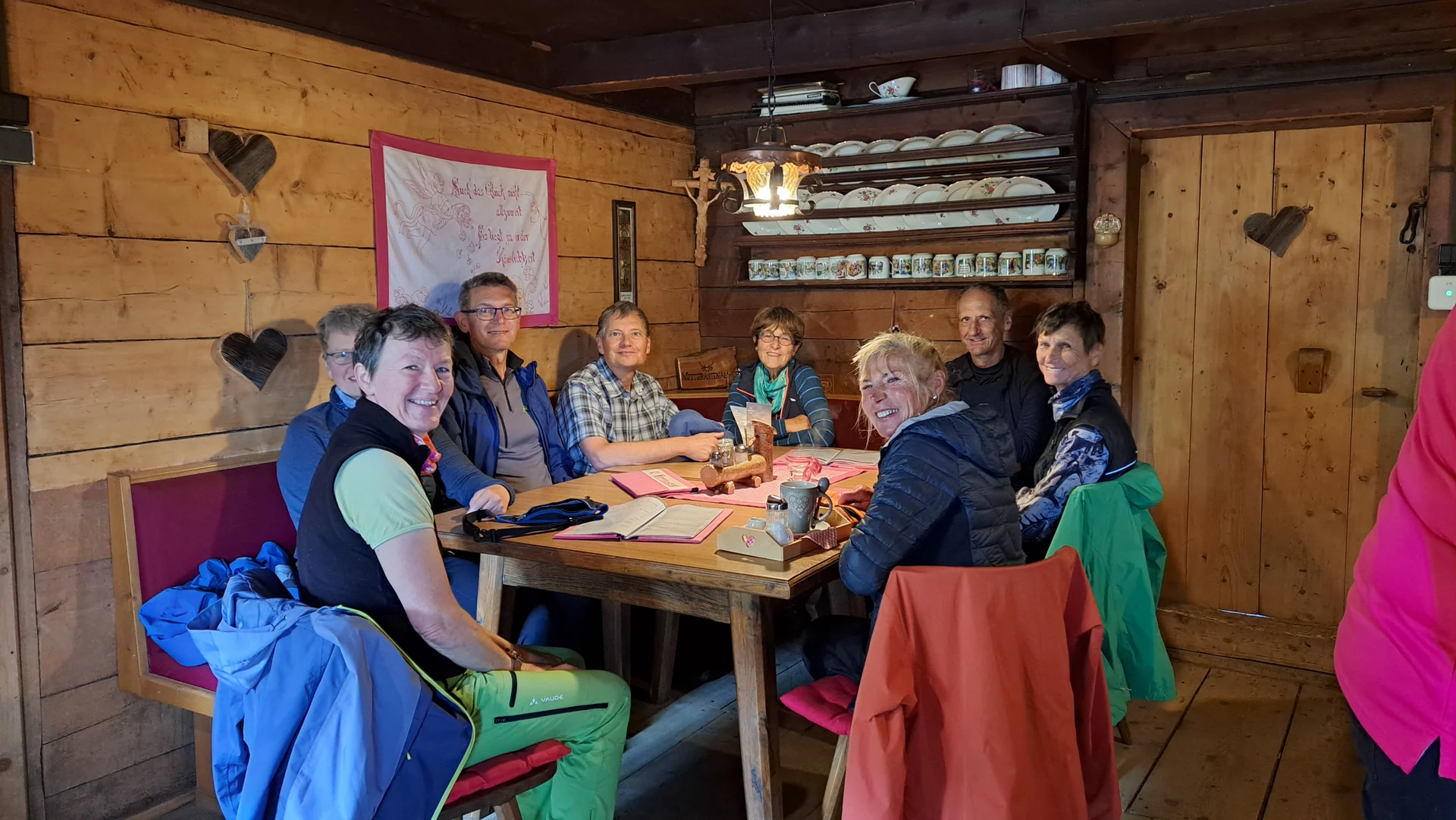 gemütlich in der Mitterastenalm | © C.Ammann