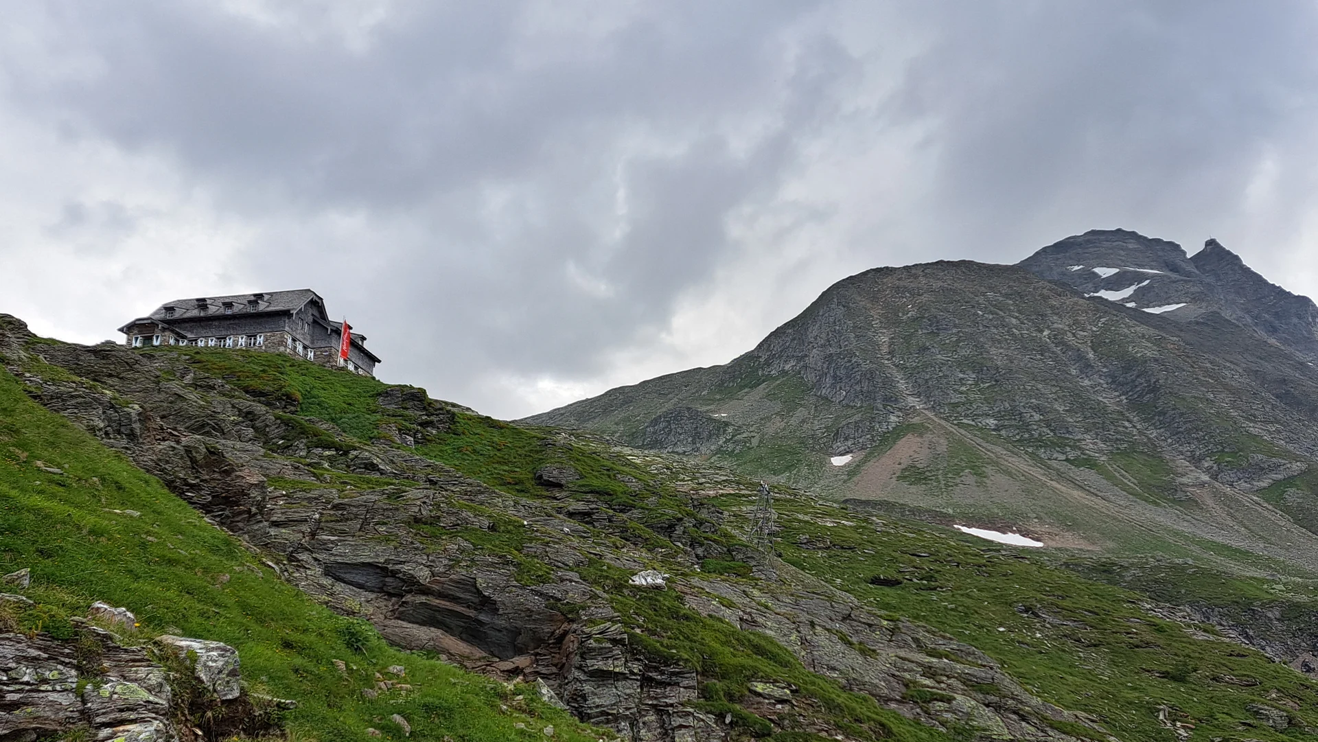 Schutzhaus Neubau und Hoher Sonnblick | © privat