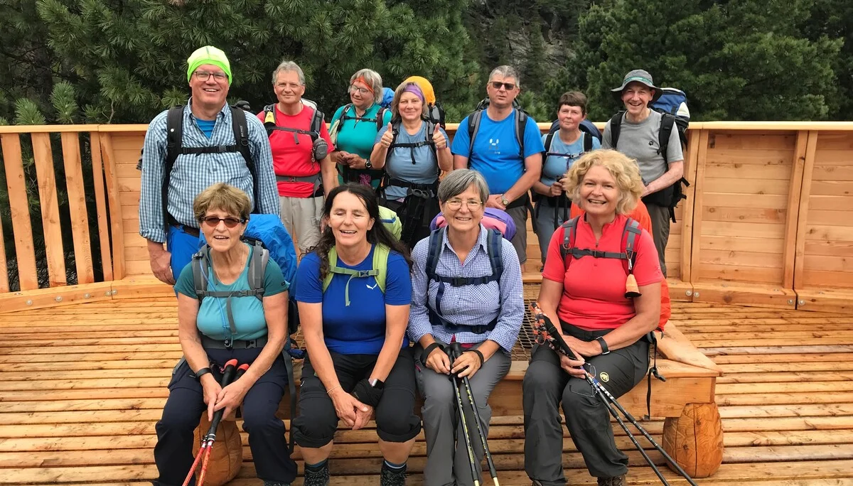 Gruppe auf der Zirbenterrasse | © privat