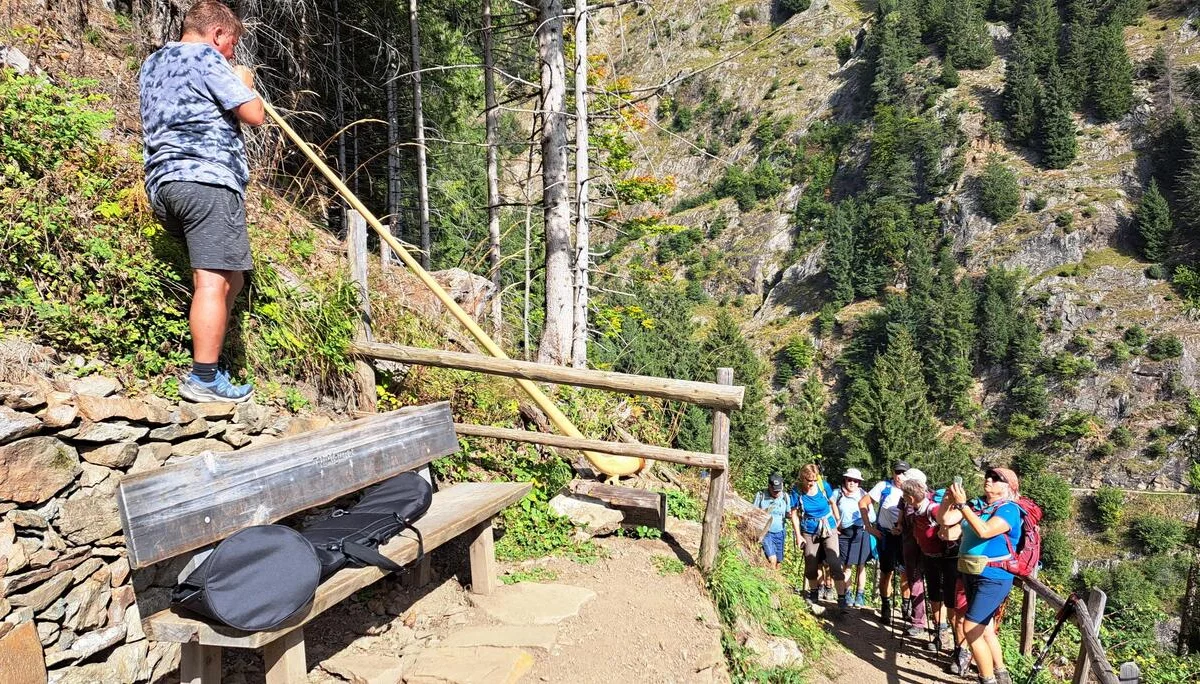 3 Alphornbläser am Felsenweg | © C. Ammann