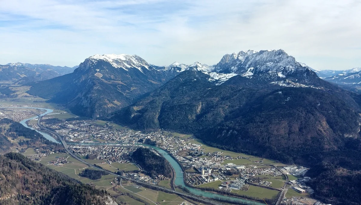 Ausblick vom Kufsteiner Haus auf Inntal u Kaisergebirge | © Annette Gröbner