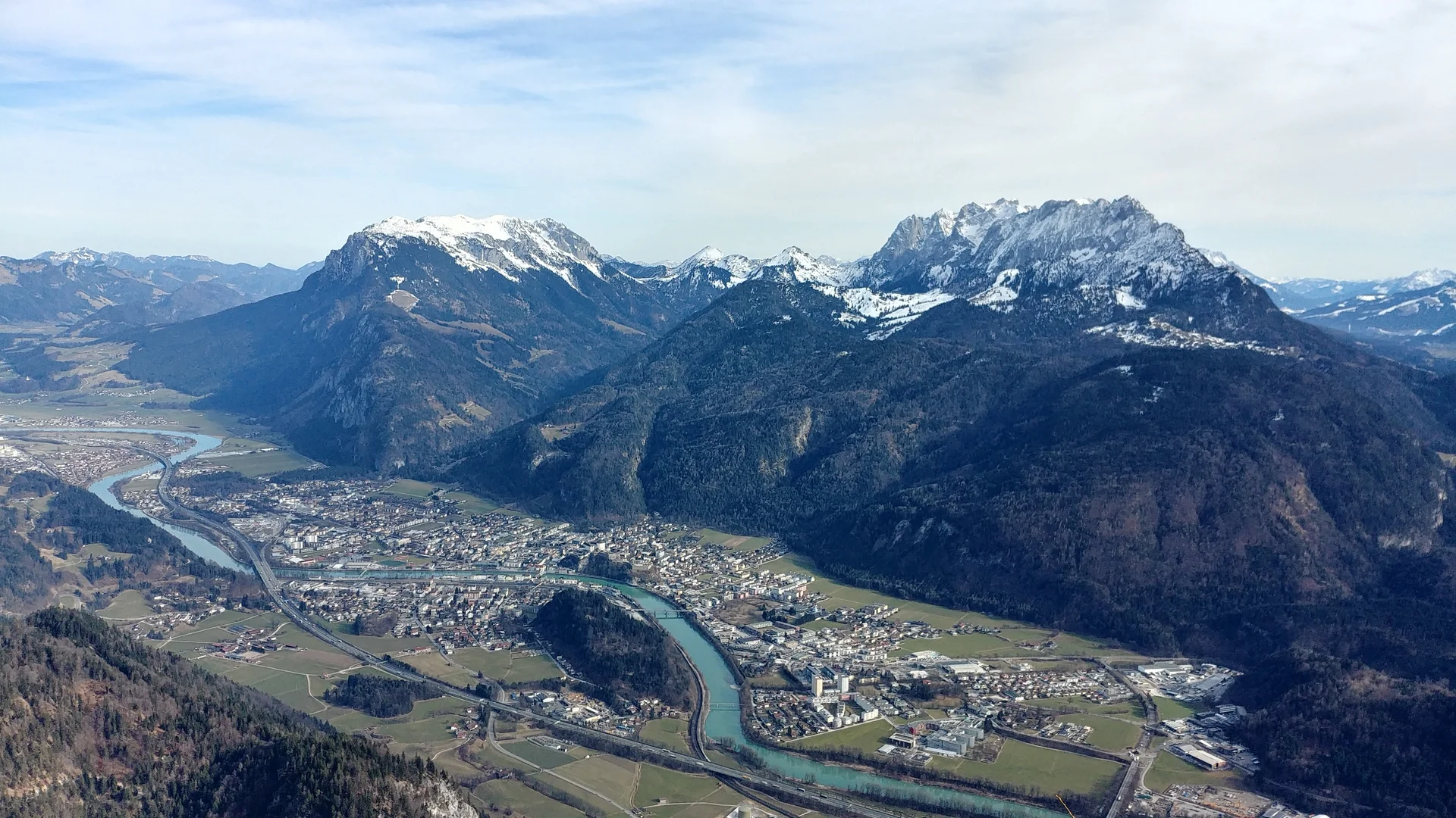 Ausblick vom Kufsteiner Haus auf Inntal u Kaisergebirge | © Annette Gröbner