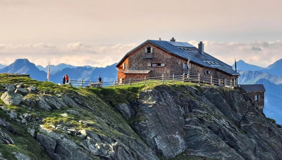Bonn-Matreier-Hütte, 2750m | © C.Ammann
