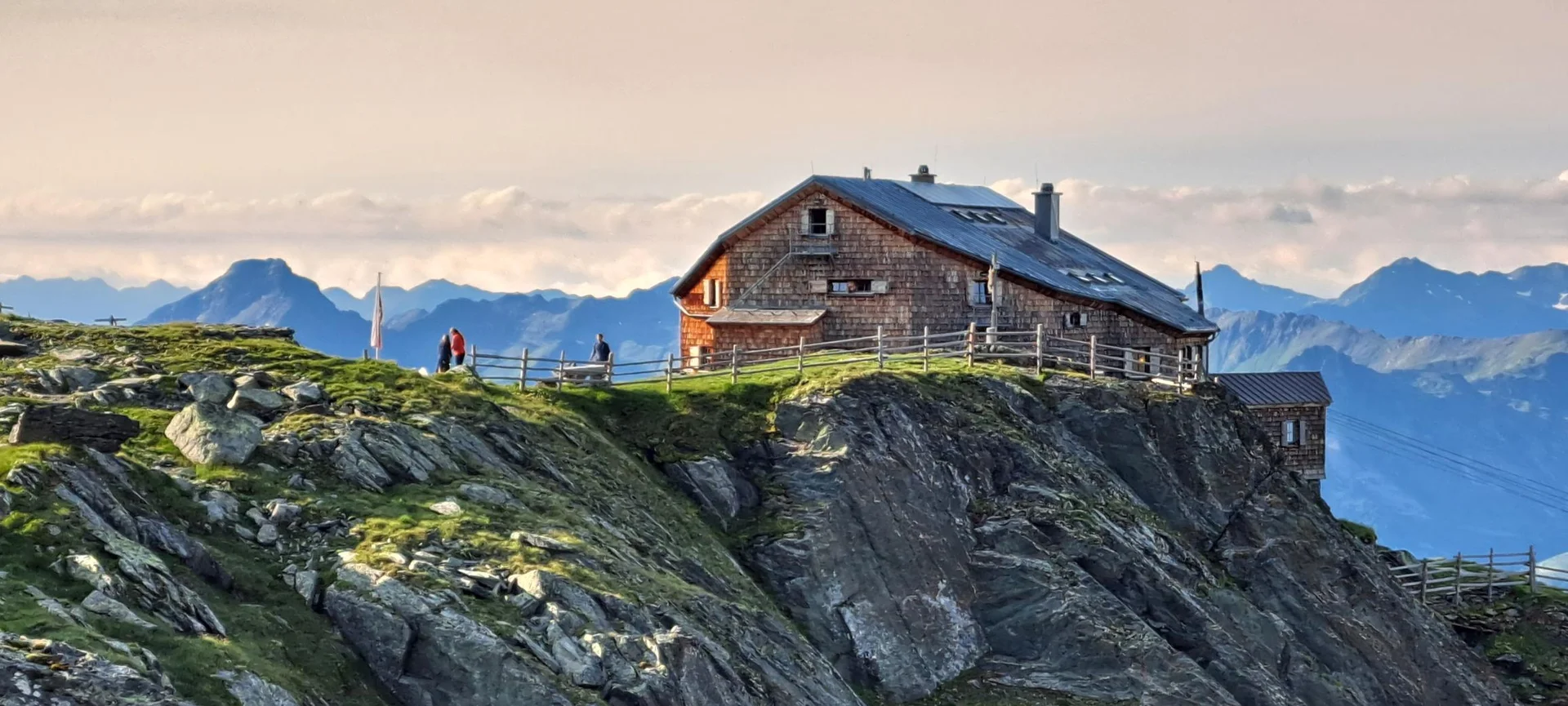 Bonn-Matreier-Hütte, 2750m | © C.Ammann