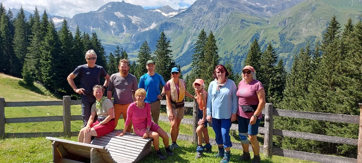 Glückliche Bergsteigende | © J.Baumgartner