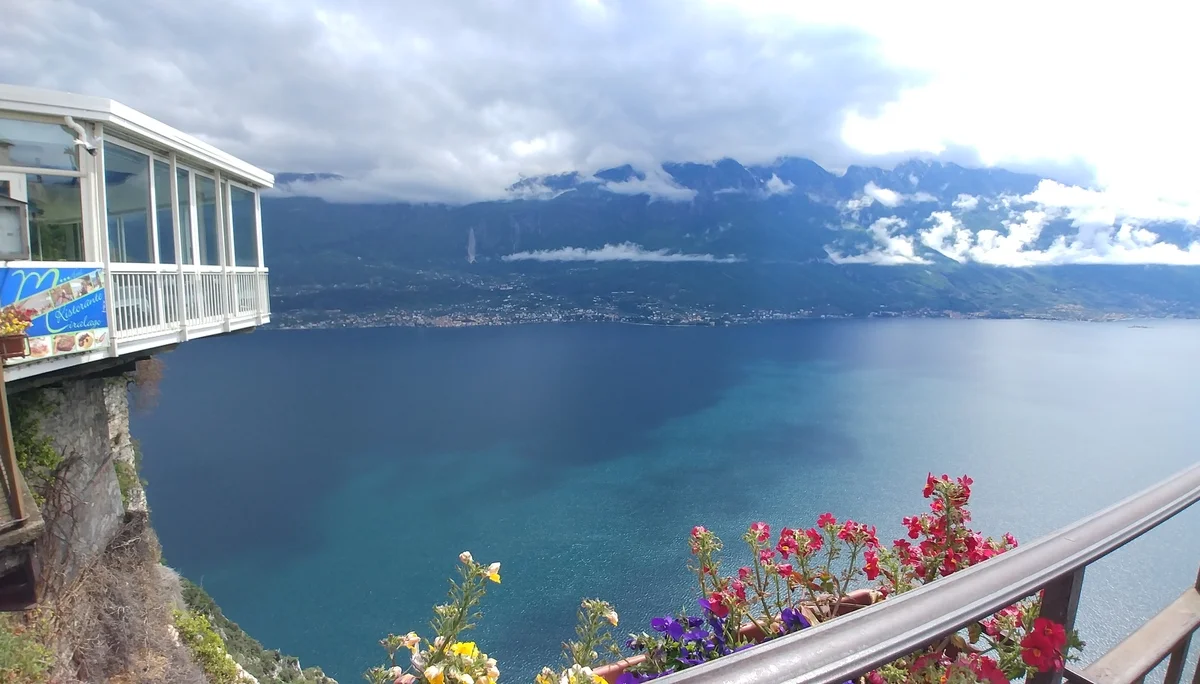 Schauderterrasse in Pieve di Tremosine | © Annette Gröbner
