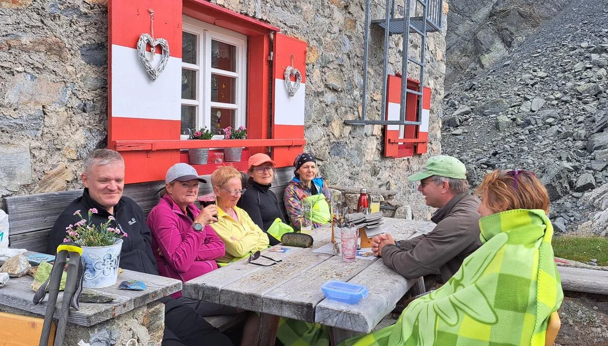 Rasten an der ErlangerHütte | © C.Ammann