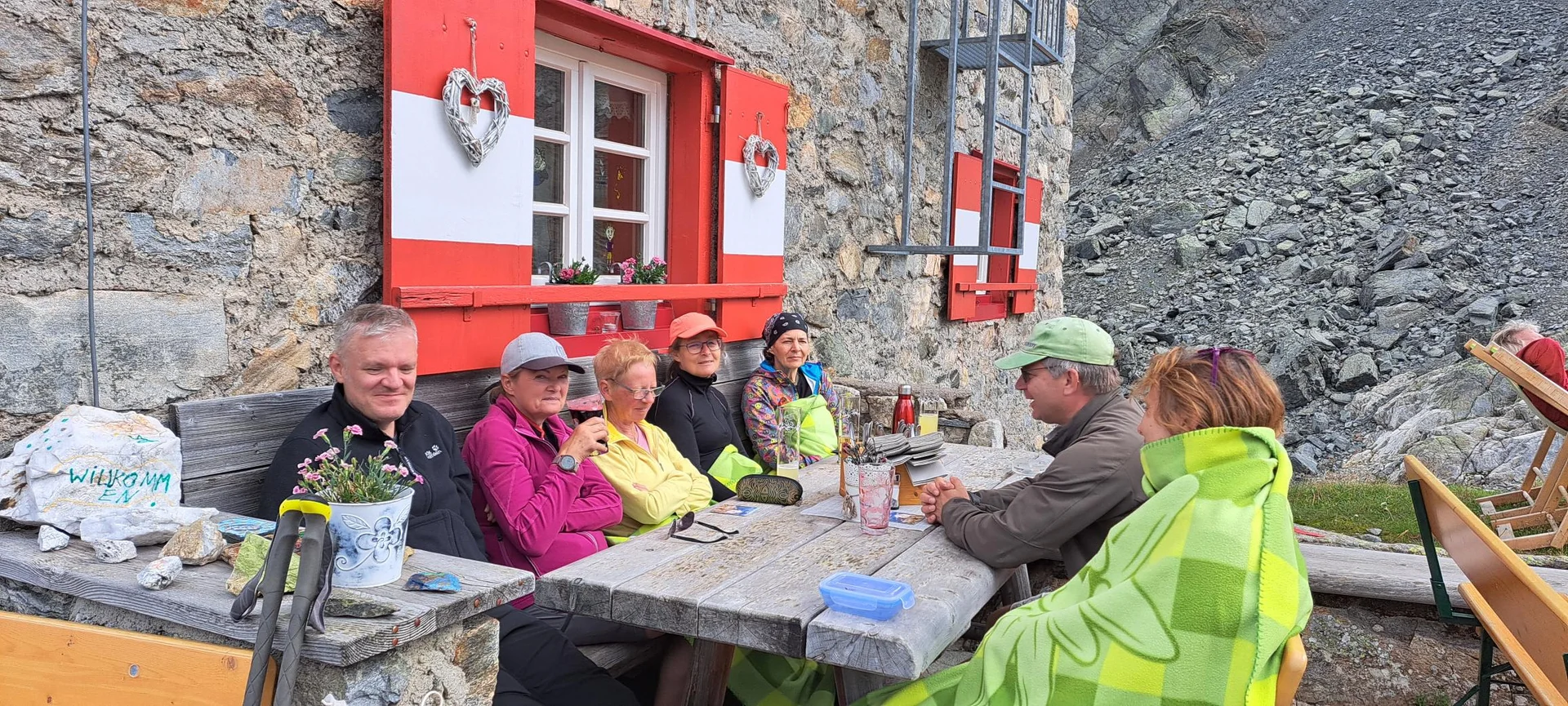 Rasten an der ErlangerHütte | © C.Ammann