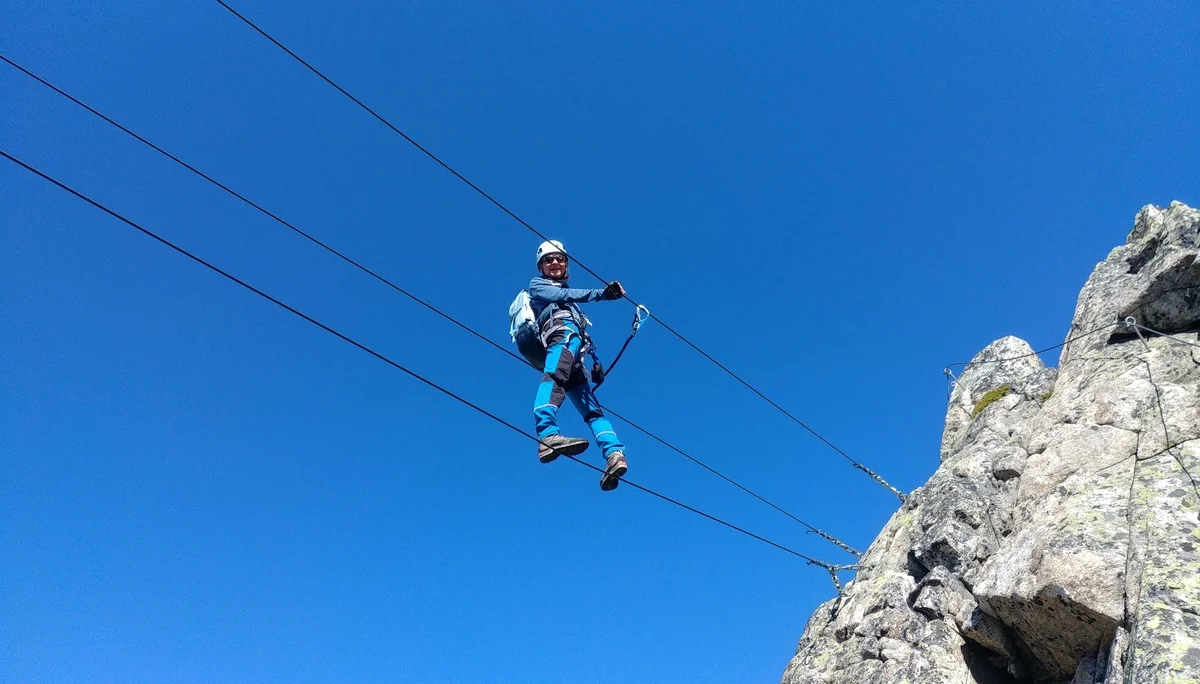 Christine auf der Dreiseilbrücke im Krokodil | © Annette Gröbner