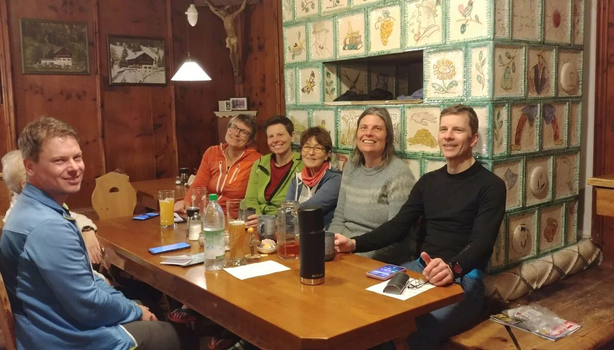 Meissner Kachelofen in der Hütte | © Annette Gröbner