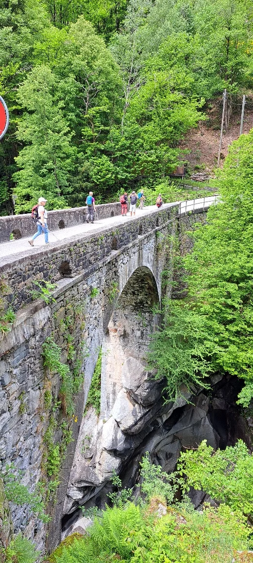 Val Verzasca Viadukt | © Carola A.