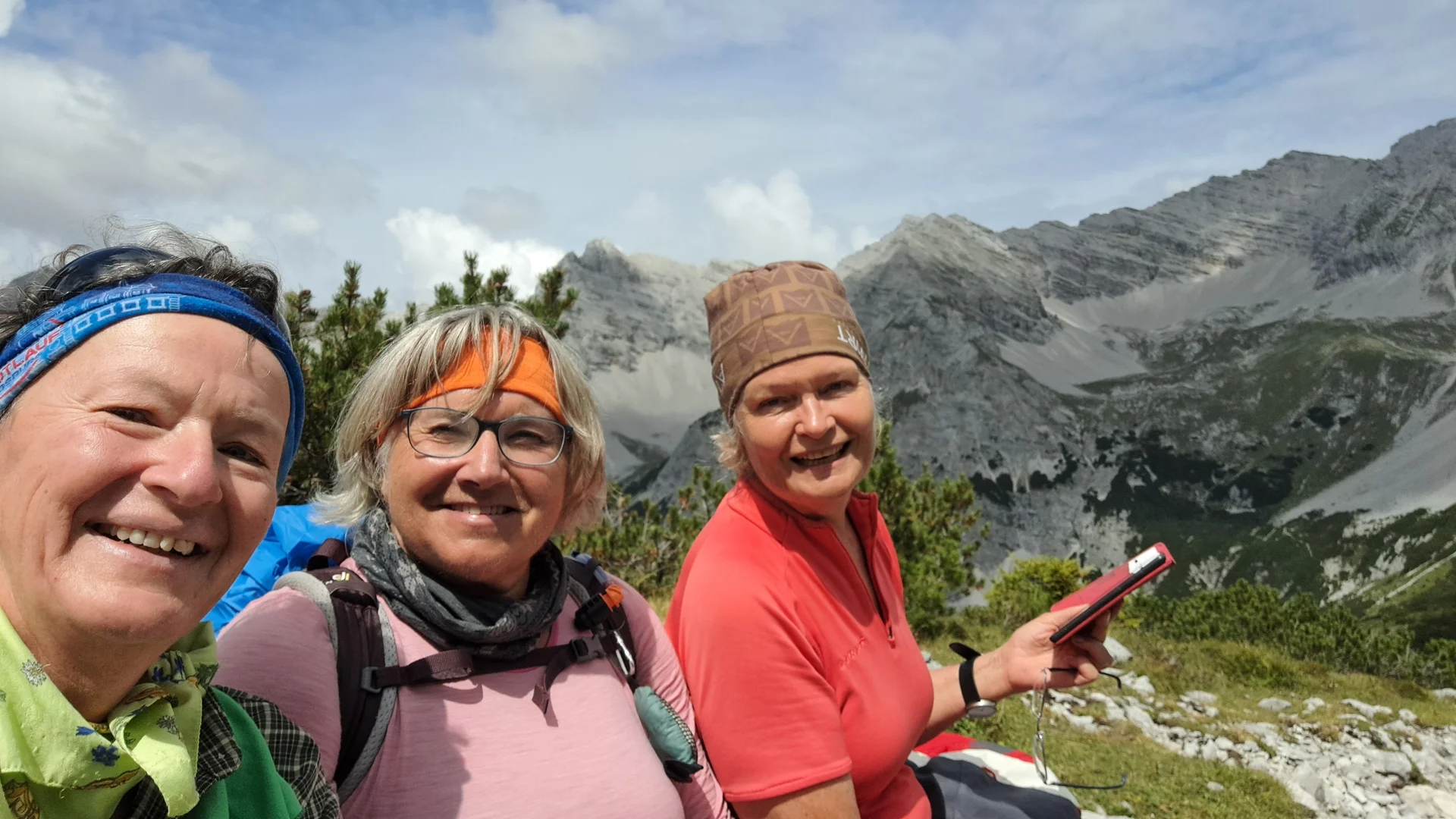 glückliche Bergsteigerinnen | © privat