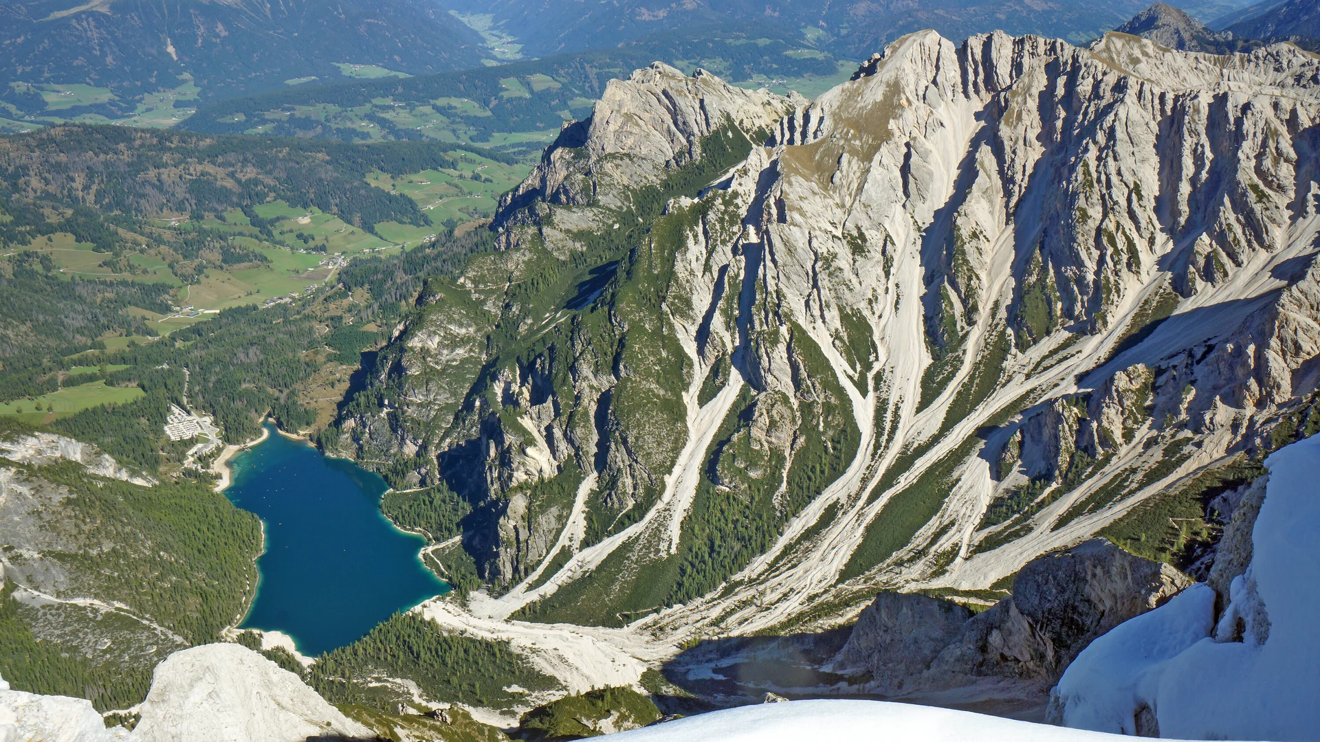 Tiefblick zum Pragser Wildsee | © Rudi K.