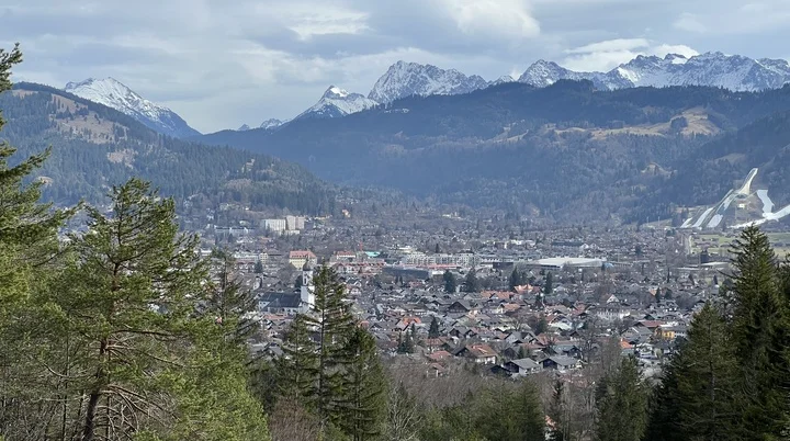 Blick auf Garmisch-Partenkirchen | © DAV Augsburg Senioren