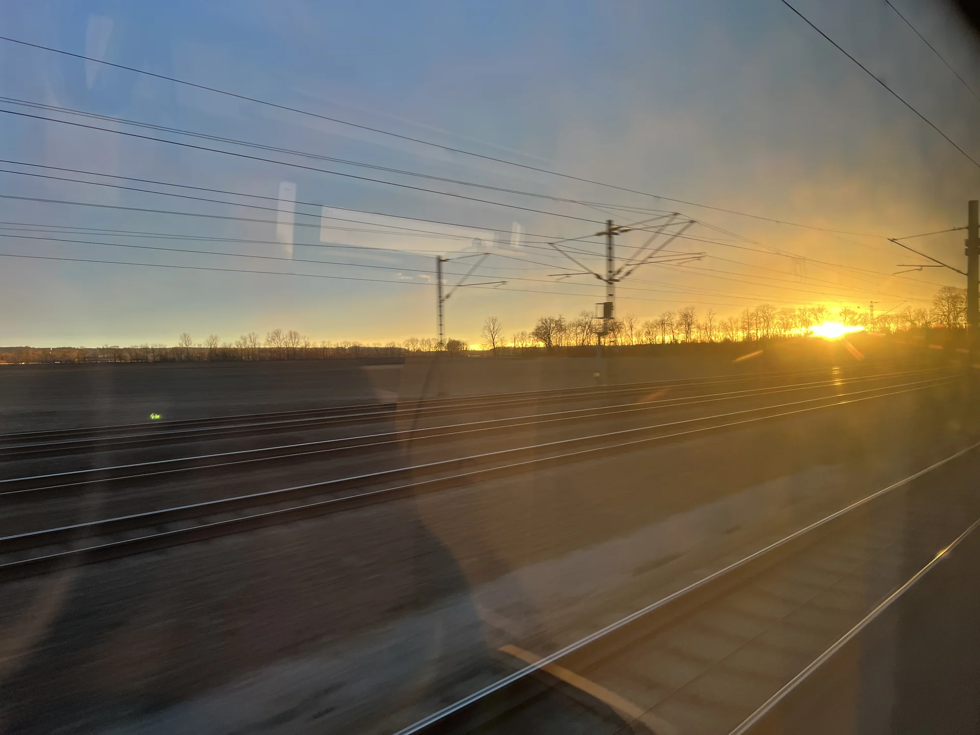 Sonnenuntergang in der RB 87 zwischen München Pasing und Mering | © DAV Augsburg Senioren