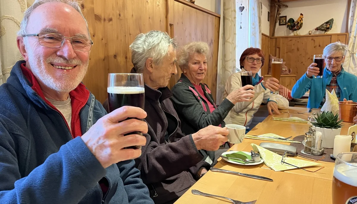 Mittagsrast im Gasthof Lieberwirth in Schöffau | © DAV Augsburg Senioren