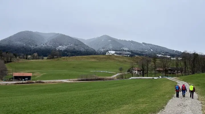 Zwischen Sprittelsberg und Grub - Blick auf die Hörnlegruppe mit leichtem Neuschnee | © DAV Augsburg Senioren