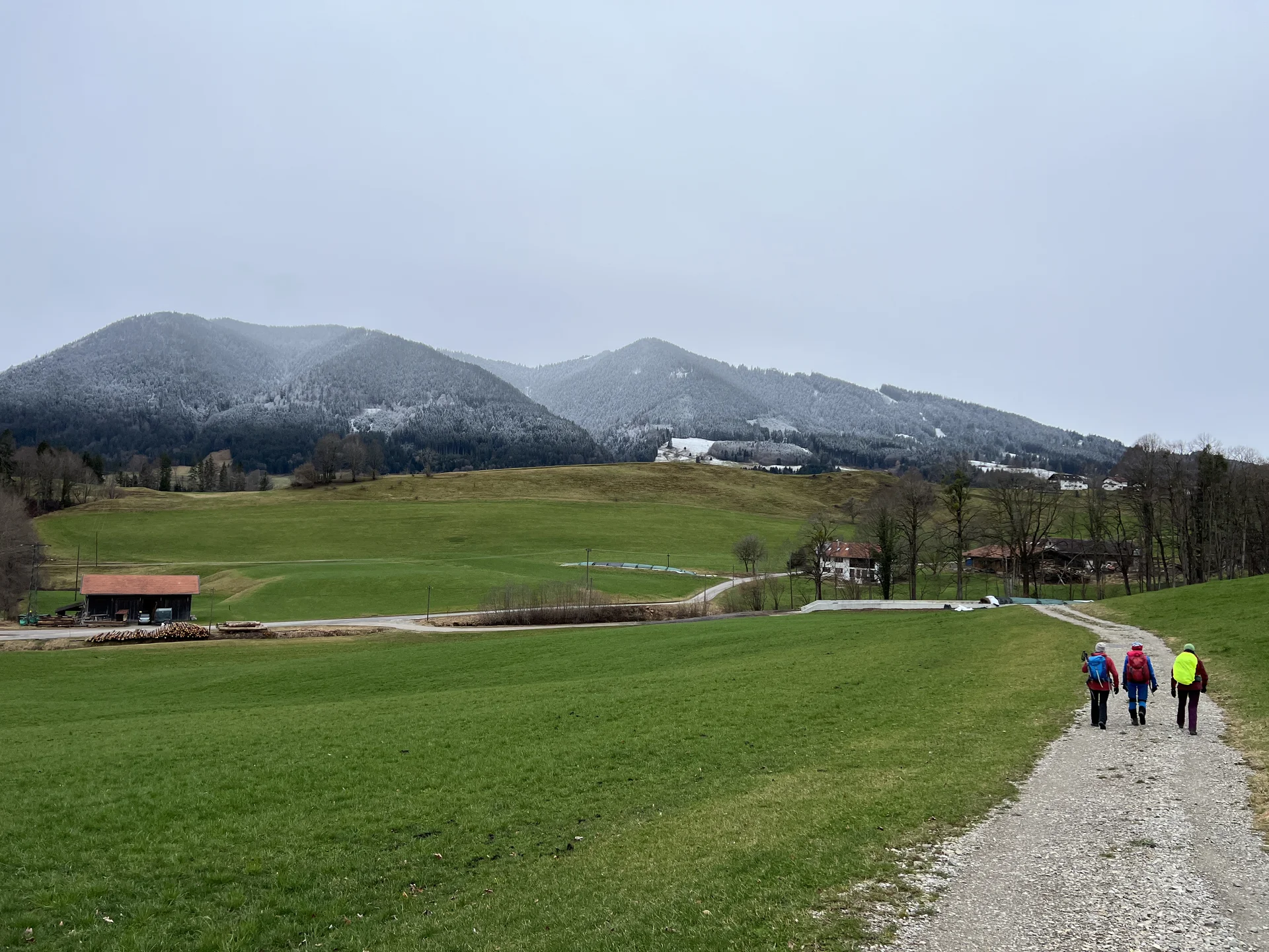 Zwischen Sprittelsberg und Grub - Blick auf die Hörnlegruppe mit leichtem Neuschnee | © DAV Augsburg Senioren
