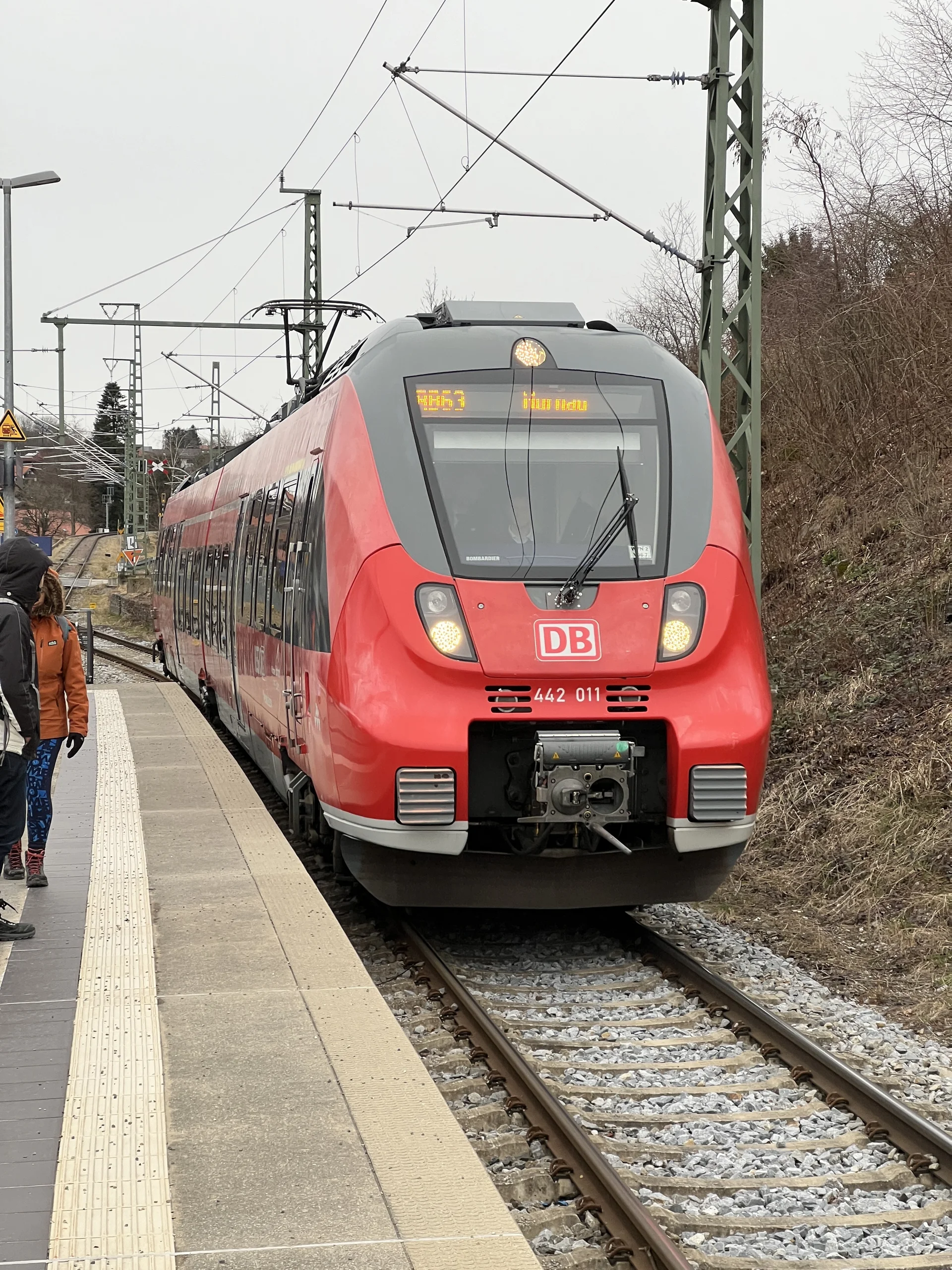 RB 63 fährt im Bahnhof Bad Kohlgrub ein | © DAV Augsburg Senioren