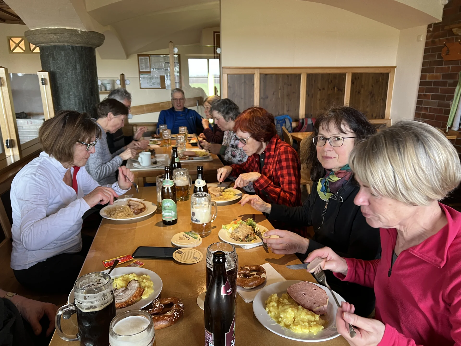 Mittagessen im Bräustüberl von Kloster Andechs | © DAV Augsburg Senioren