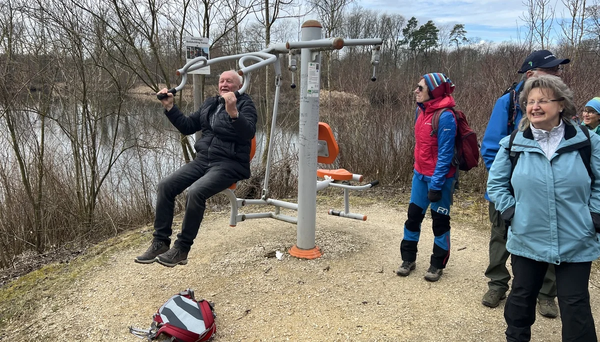 Dillingen, am Silbersee - Senioren bei körperlicher Ertüchtigung | © DAV Augsburg Senioren