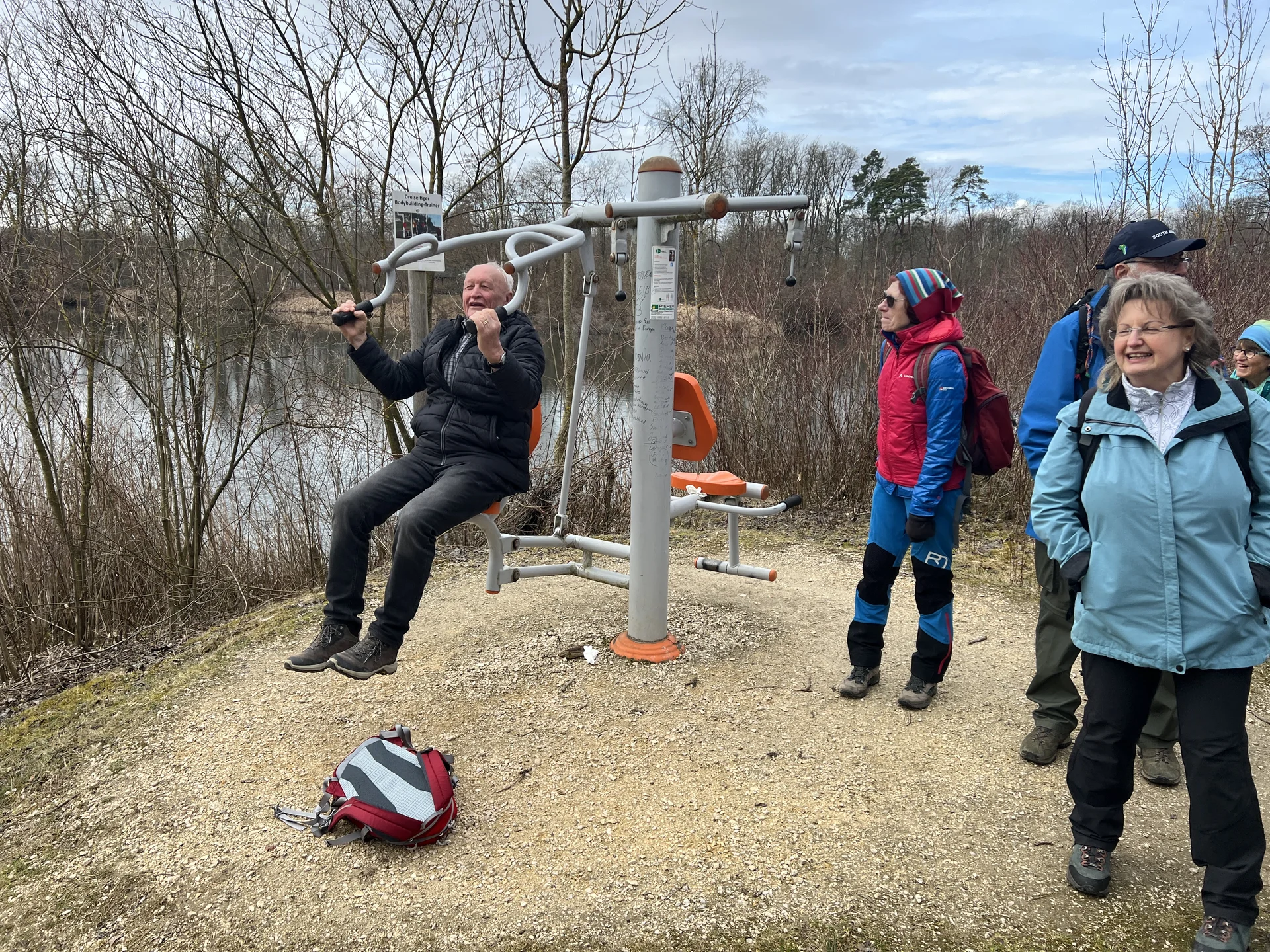 Dillingen, am Silbersee - Senioren bei körperlicher Ertüchtigung | © DAV Augsburg Senioren