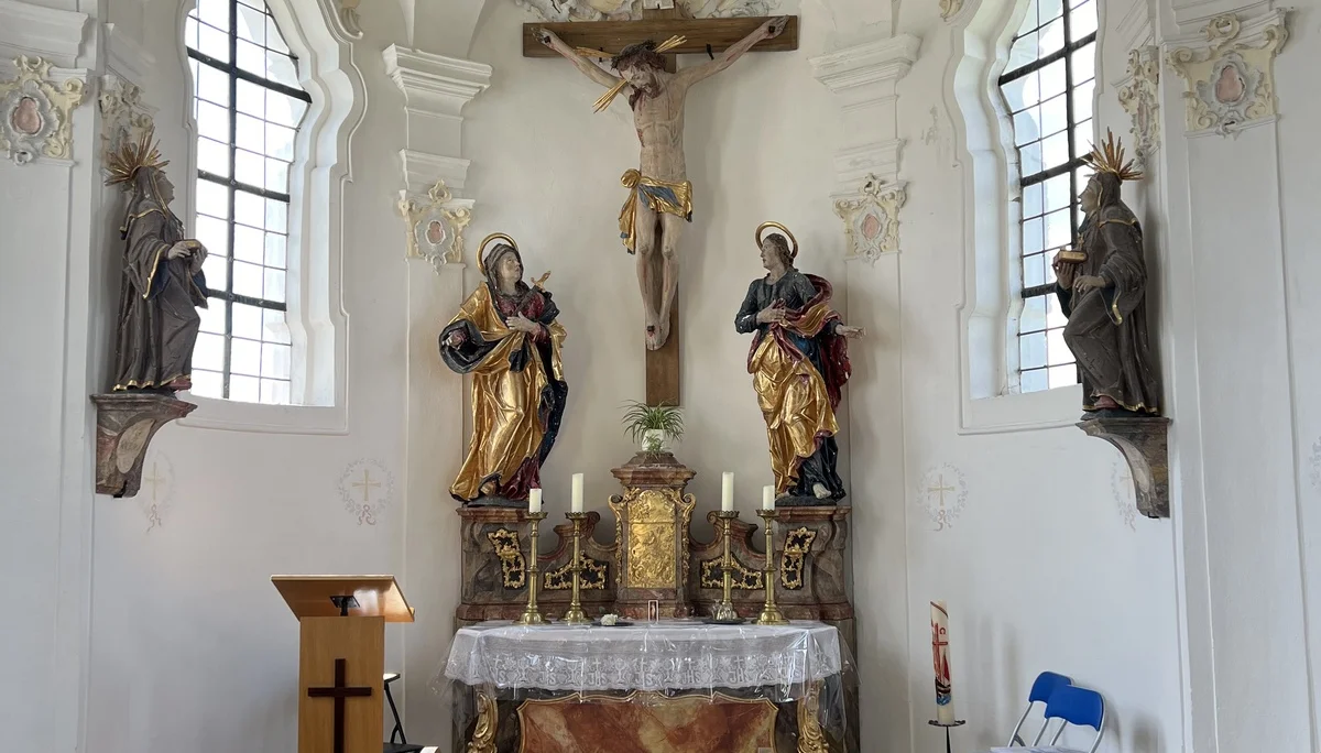 Wörnitzstein - Kalvarienbergkapelle St. Petrus, Altar Mitte 18. Jhd. aus dem Umkreis Johann Georg Bschorer | © DAV Augsburg Senioren