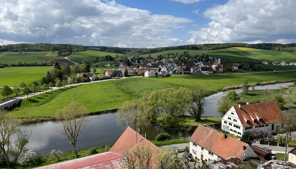 Wörnitzstein - Blick von der Kalvarienbergkapelle St. Petrus auf das Wörnitztal | © DAV Augsburg Senioren