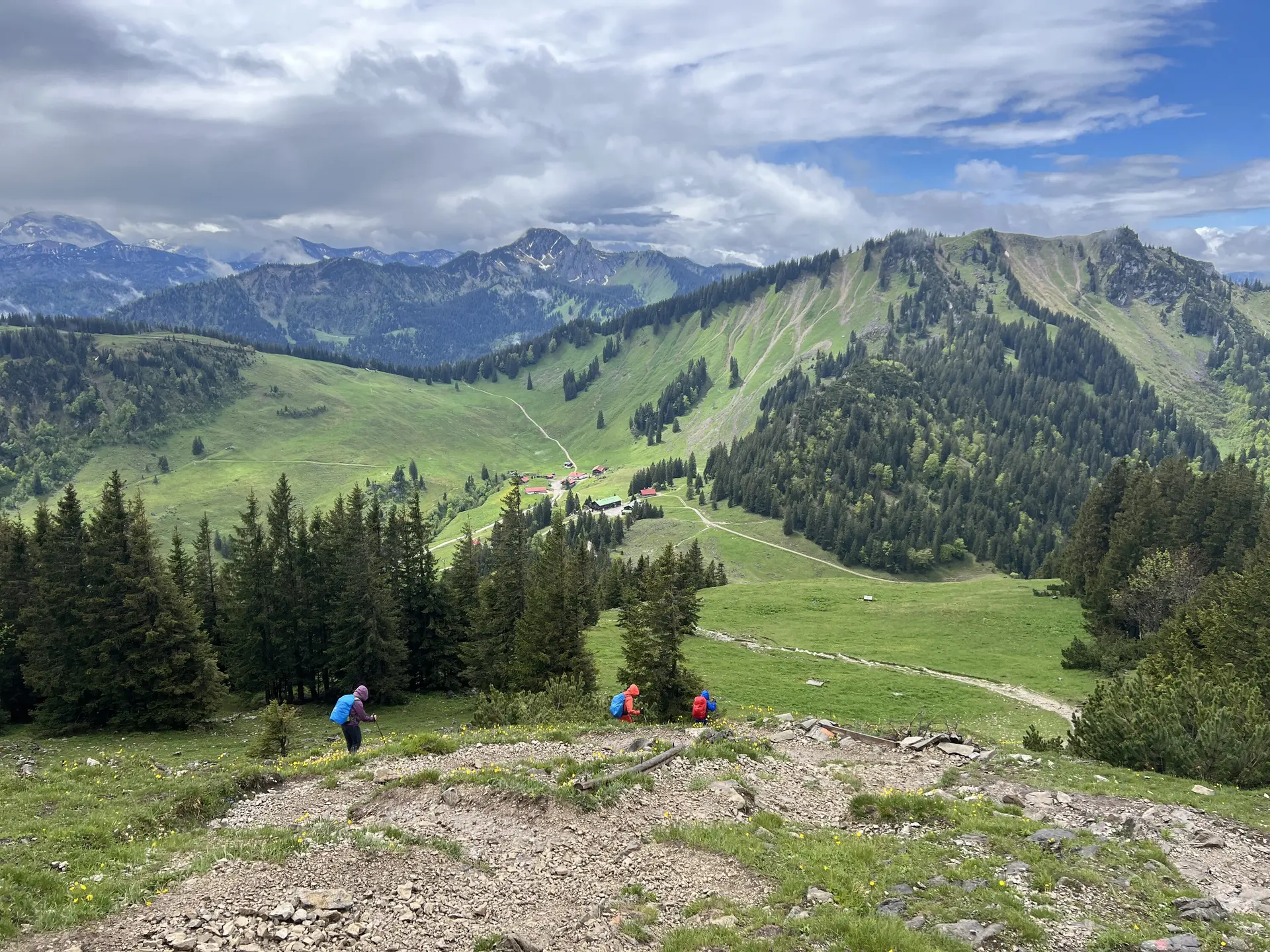 Am Brecherspitz-Westgipfel mit Blick auf die Firstalmen | © DAV Augsburg Senioren