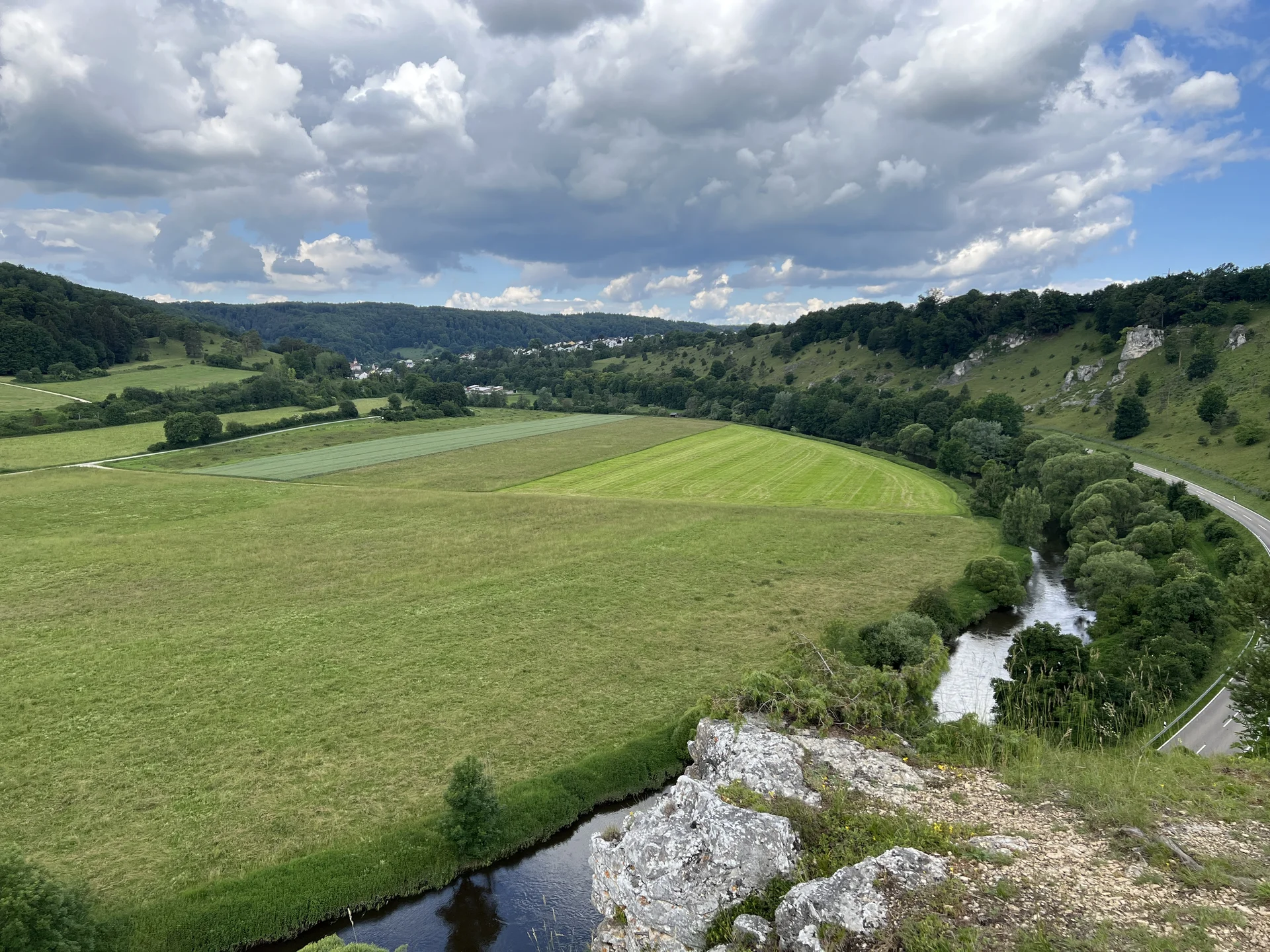  Blick zurück von den Zwölf Aposteln nach Solnhofen | © DAV Augsburg Senioren