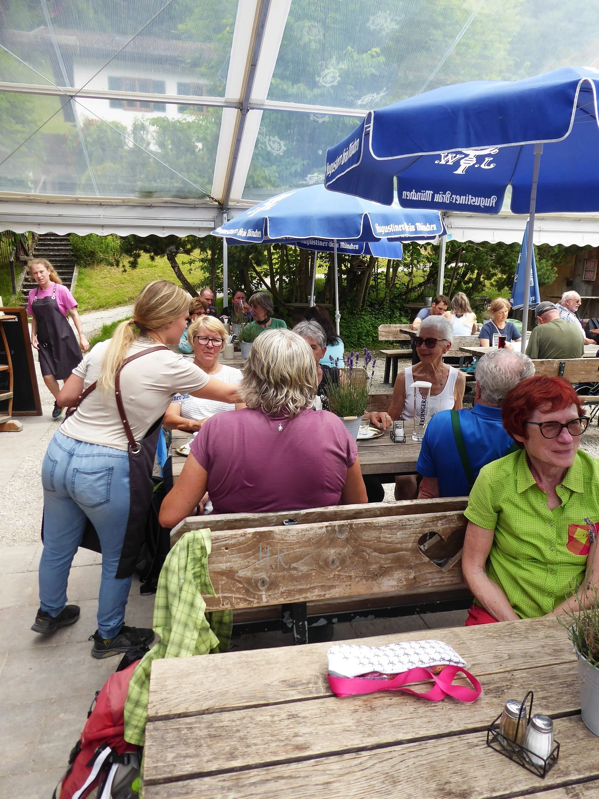 Einkehr in der Kaiserschmarrn Alm | © DAV Augsburg Senioren