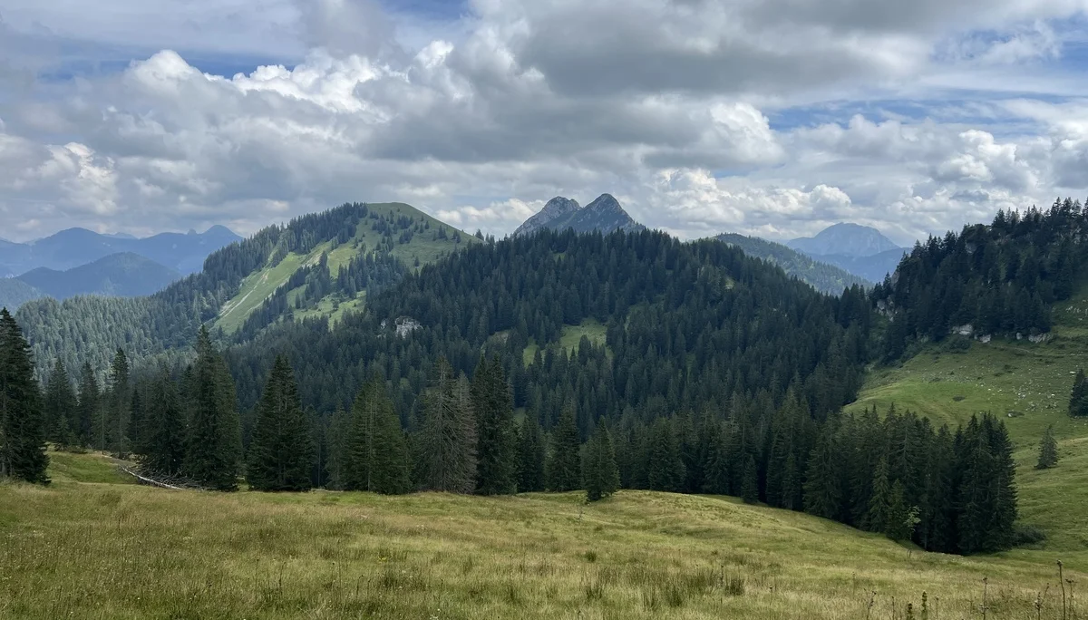 Blick von Maria Eck auf Roß- und Buchstein | © DAV Augsburg Senioren