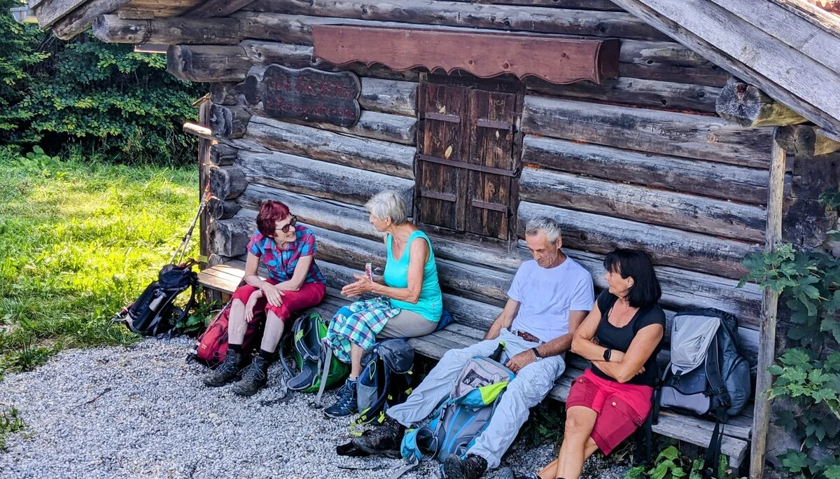 Kurze Pause an der Saloberalm | © DAV Augsburg Senioren