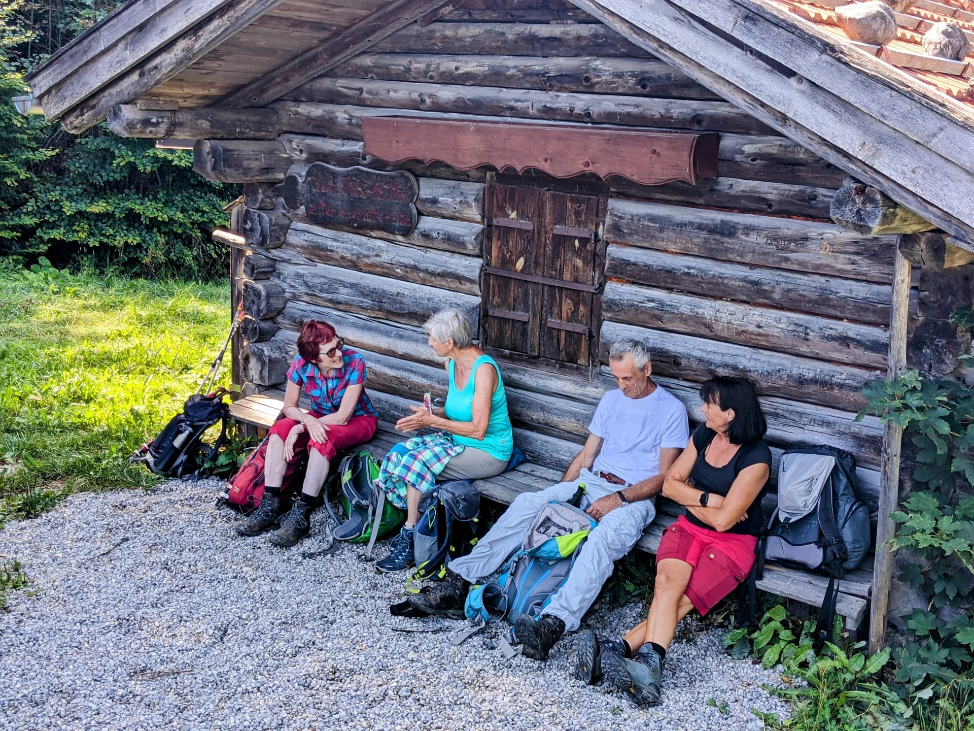 Kurze Pause an der Saloberalm | © DAV Augsburg Senioren