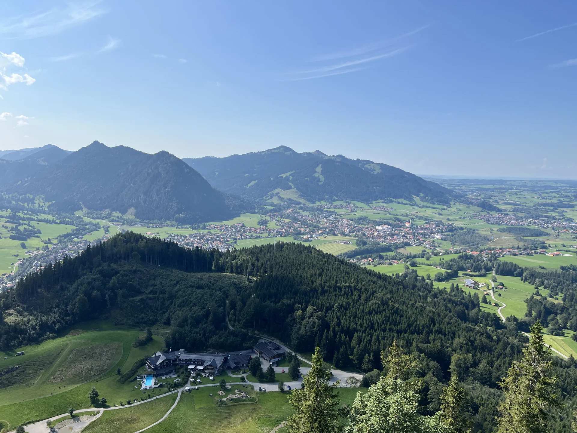 Blick vom Falkenstein auf Pfronten, Kienberg, Edelsberg, Alpspitze | © DAV Augsburg Senioren