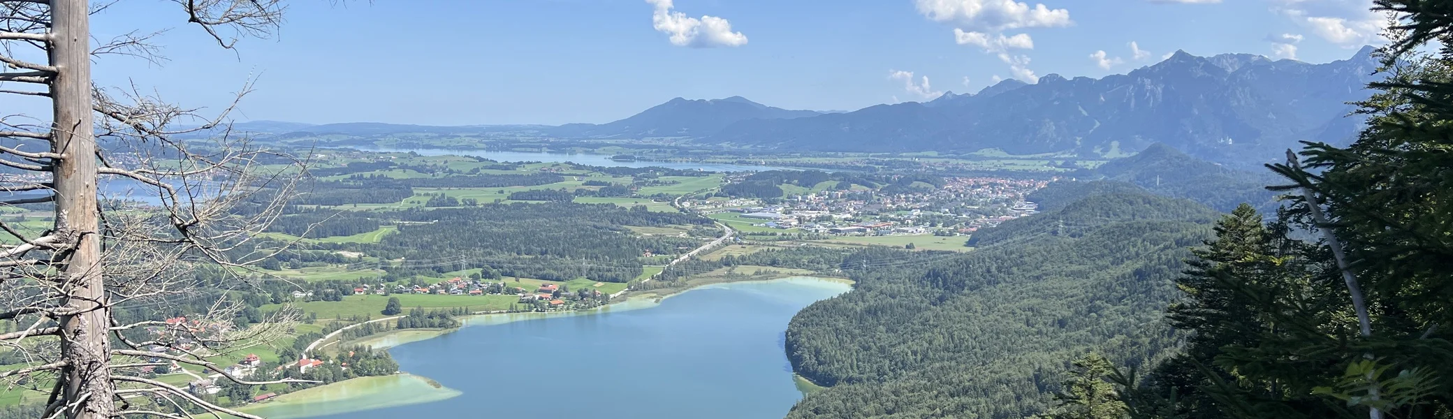 Blick auf Weißensee, Hopfensee (links), Forggensee und Bannwaldsee | © DAV Augsburg Senioren