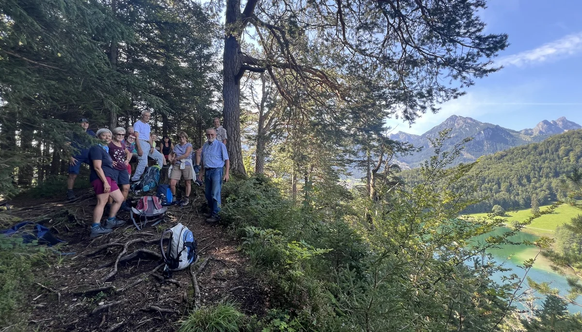 Am Zwei-Seen-Blick, im Hintergrund Alatsee Brentenjoch und Aggenstein | © DAV Augsburg Senioren