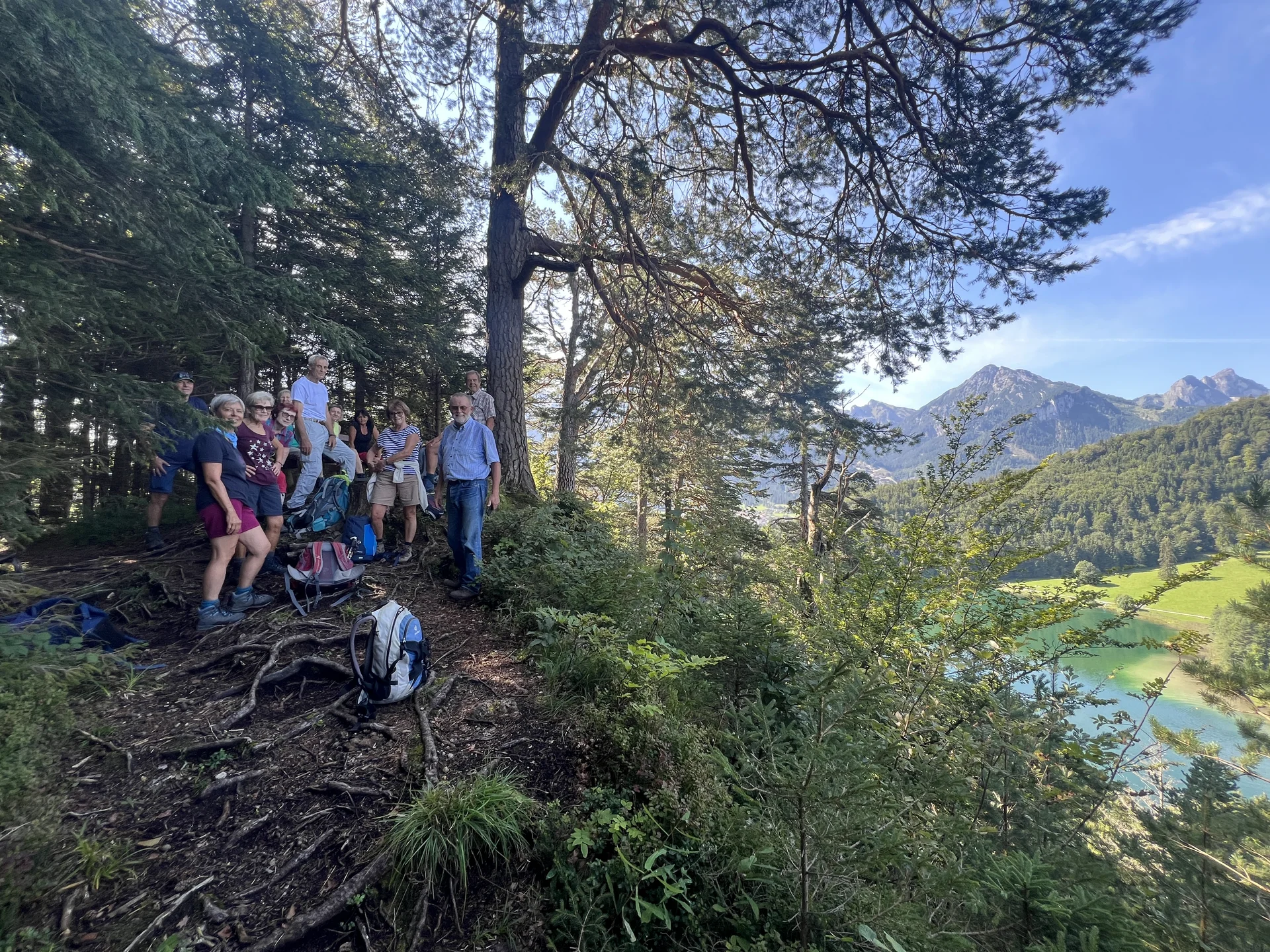 Am Zwei-Seen-Blick, im Hintergrund Alatsee Brentenjoch und Aggenstein | © DAV Augsburg Senioren