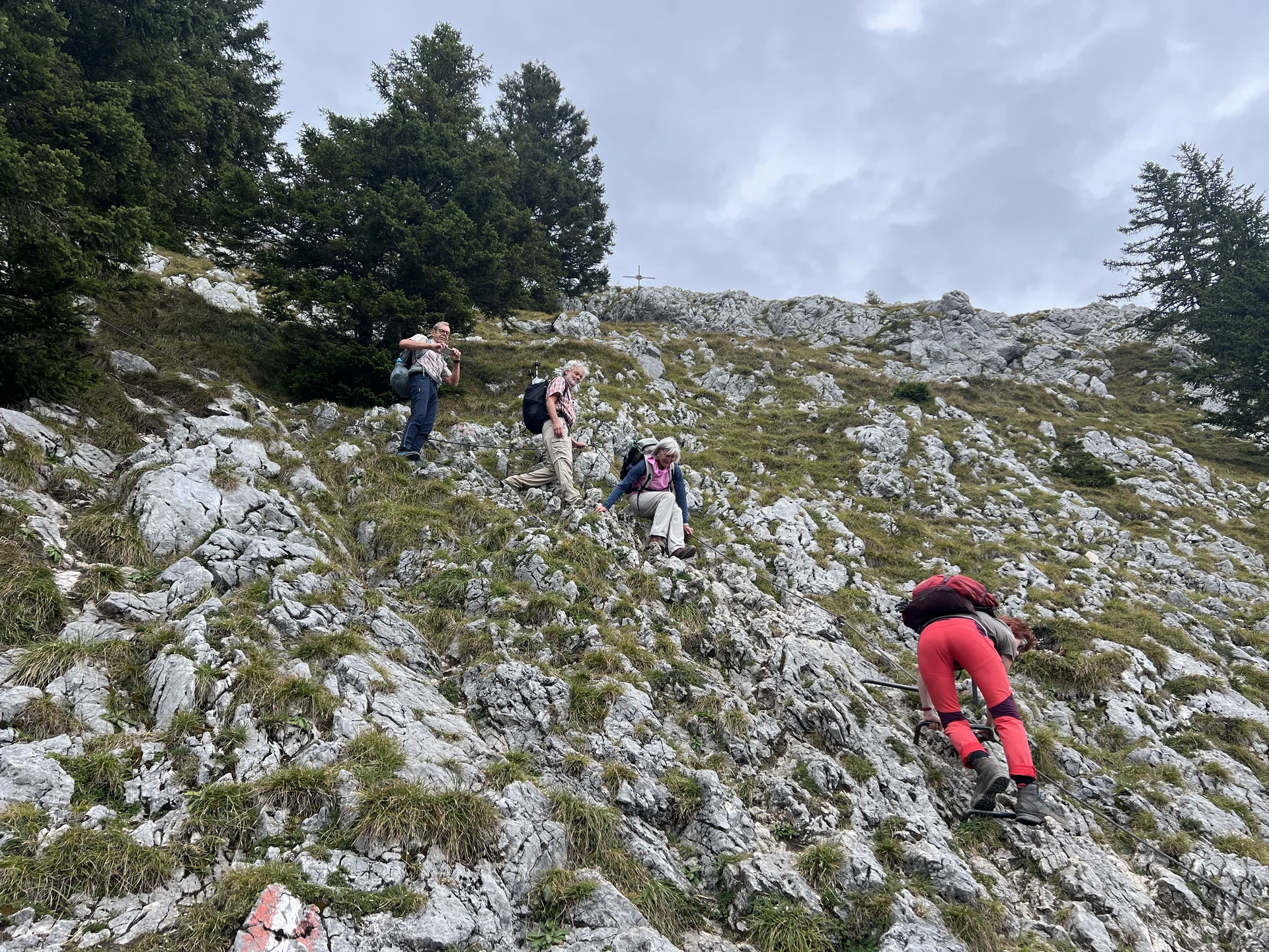 Felsiger Abstieg vom Brünnstein zur Himmelmoos-Alm | © DAV Augsburg Senioren