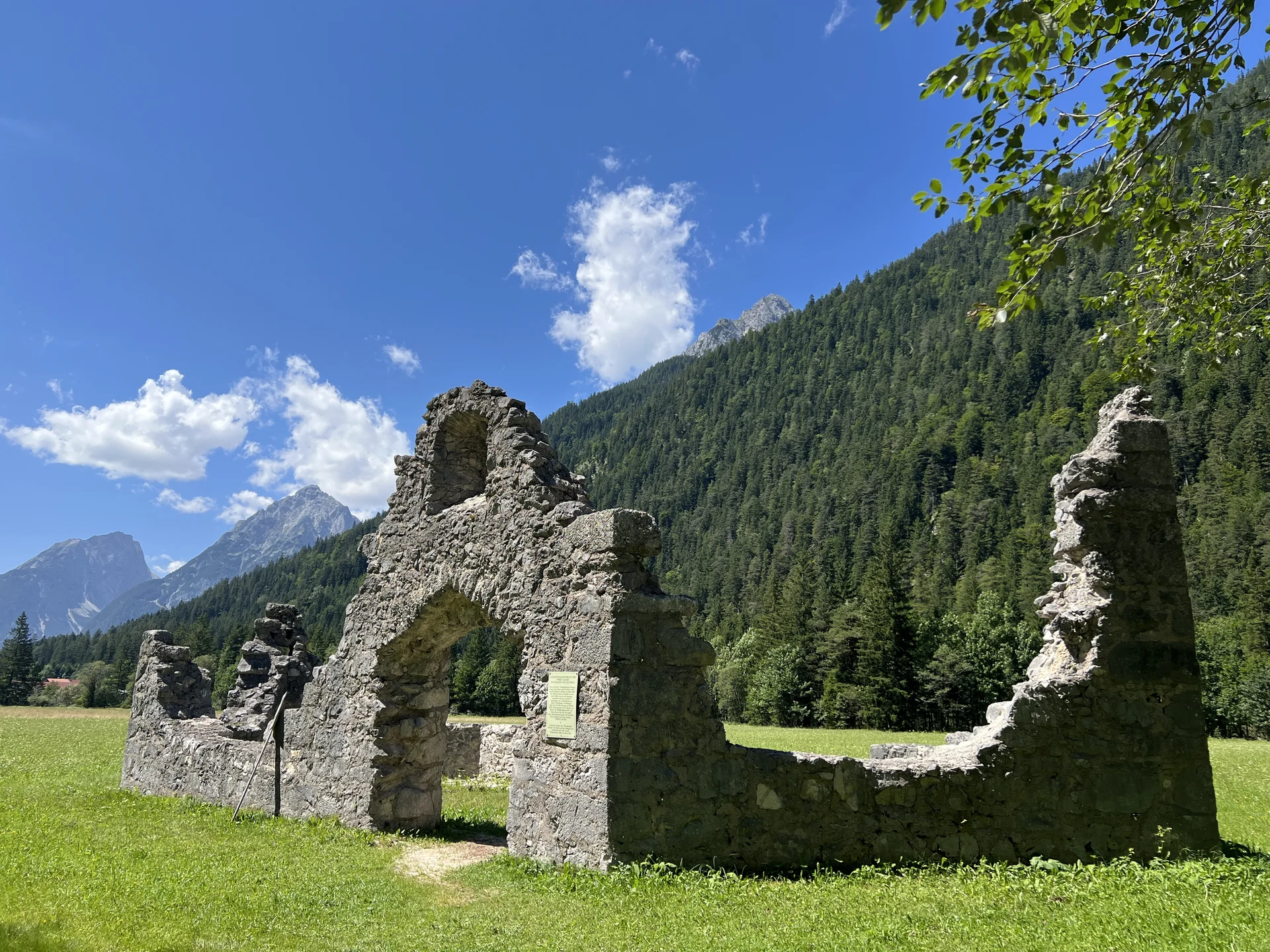 Die Festungsruine Porta Claudia in Schanz (Leutaschtal) | © DAV Augsburg Senioren