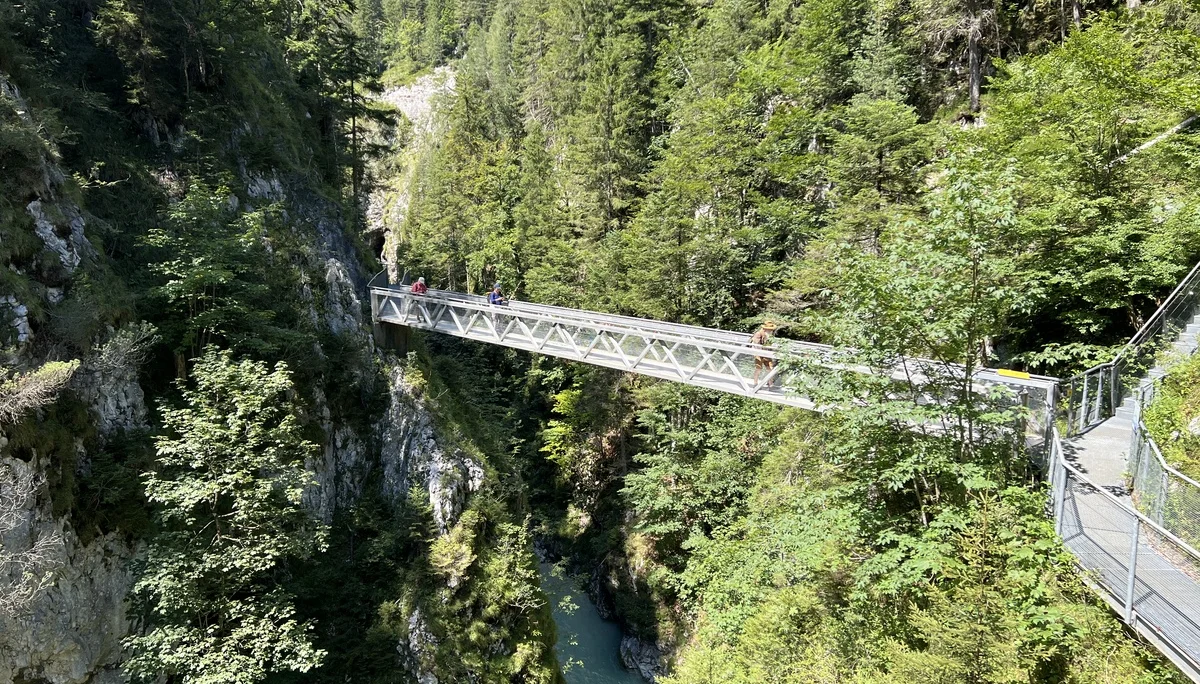 Die Höllbrücke in der Leutaschklamm | © DAV Augsburg