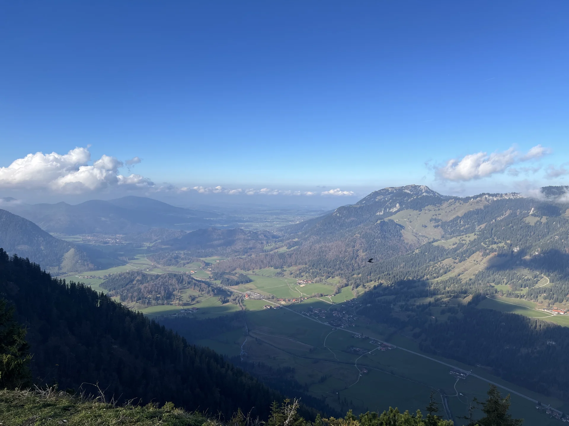 Auf dem Seebergkopf (1.538 m) - Blick nach Nordosten ins Leizachtal (Fischbachau, Breitenstein) | © DAV Augsburg Senioren