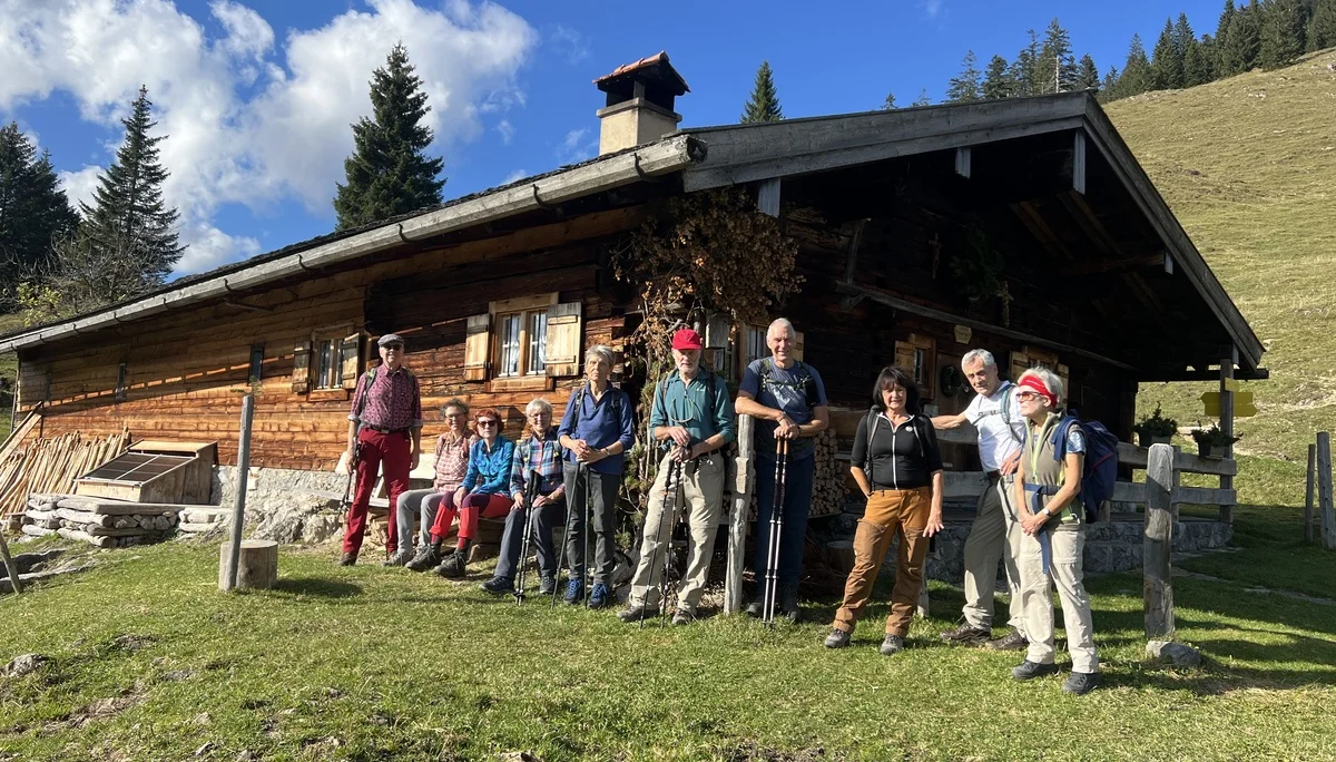 Aufstieg zum Seebergkopf - an der jahrhundertealten Neuhütte | © DAV Augsburg Senioren