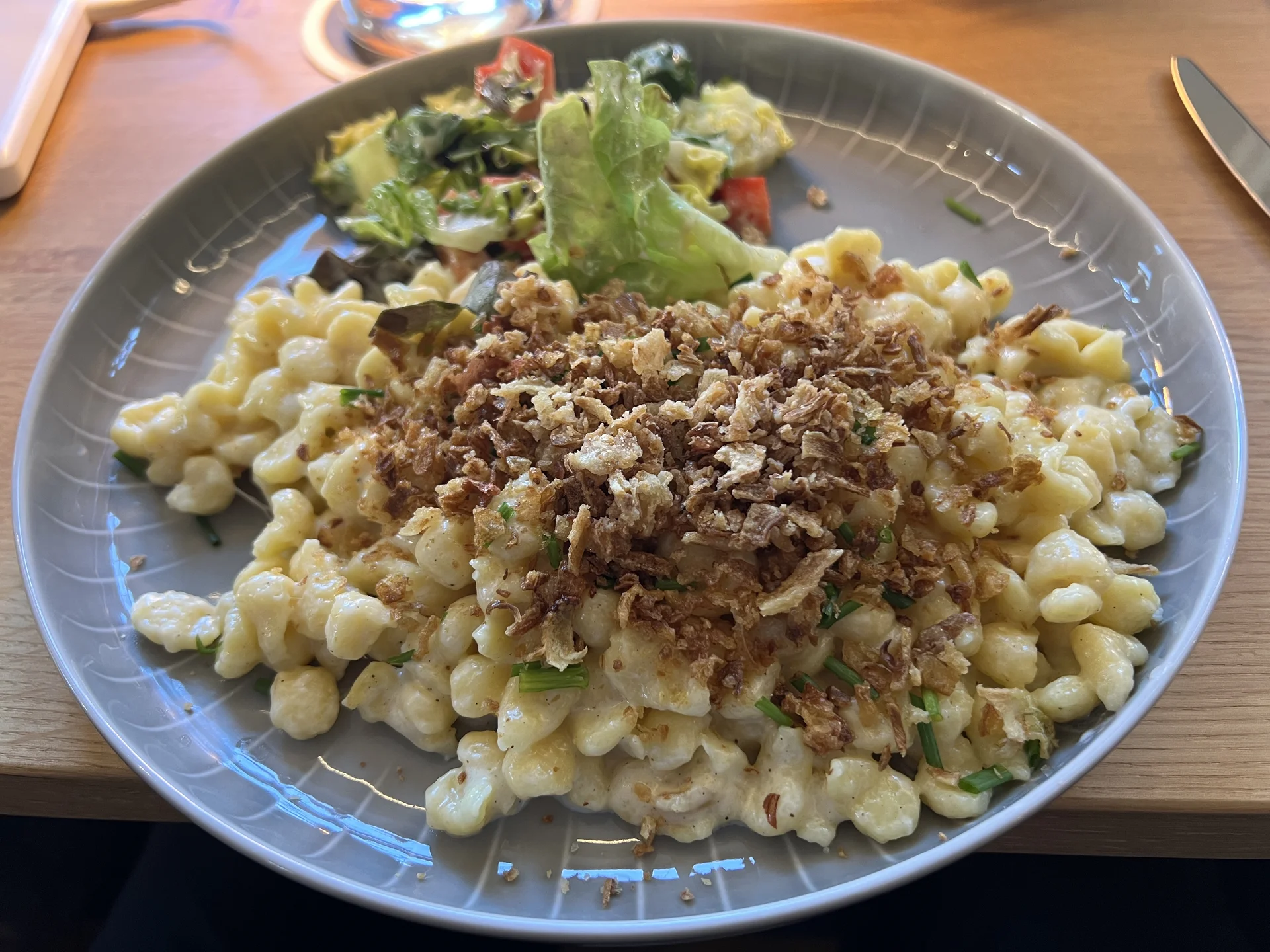 Allmannshofen - leckere Käsespätzle im Café Wohlgefühl | © DAV Augsburg Senioren