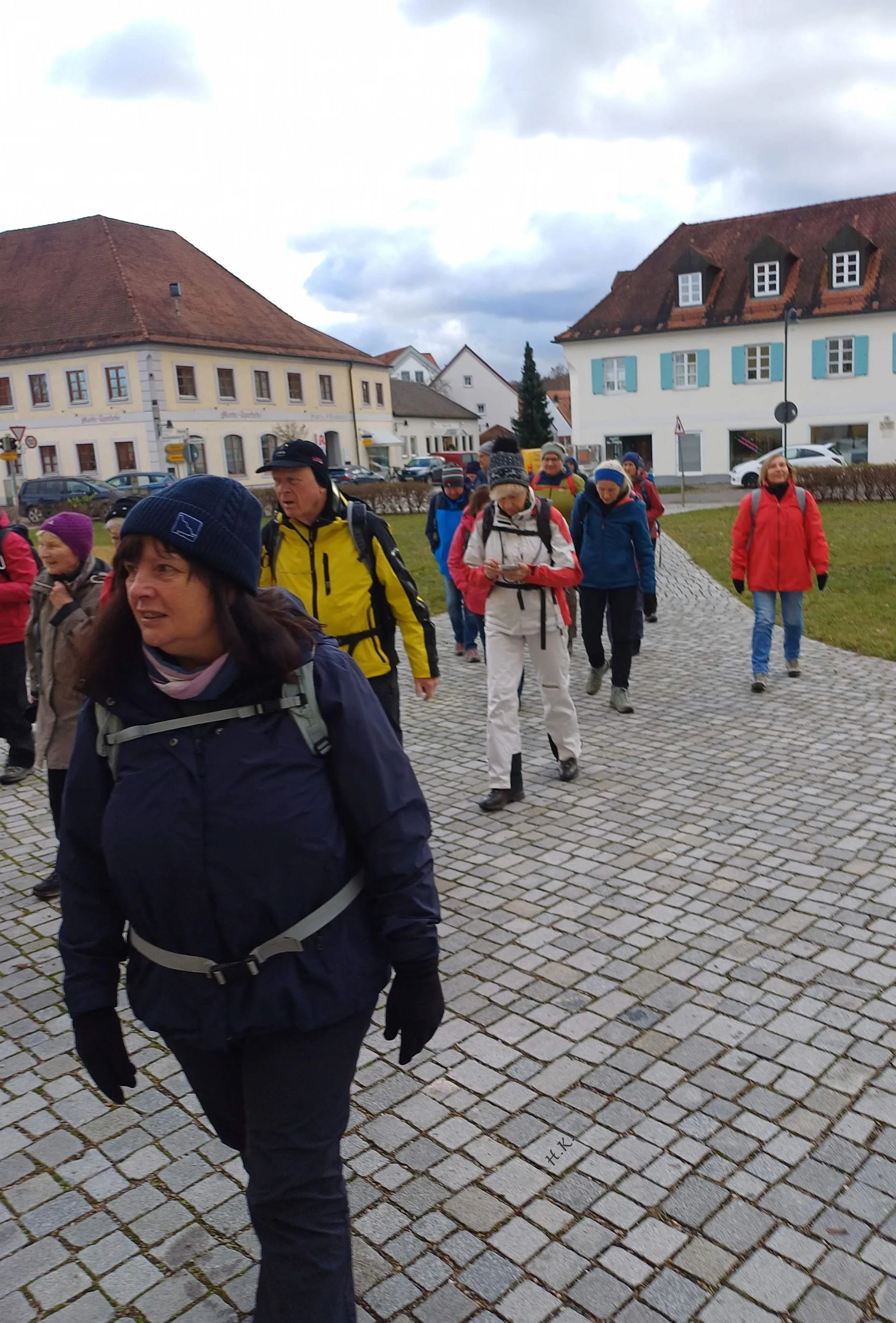 Es geht in die Kirche | © DAV Augsburg Senioren