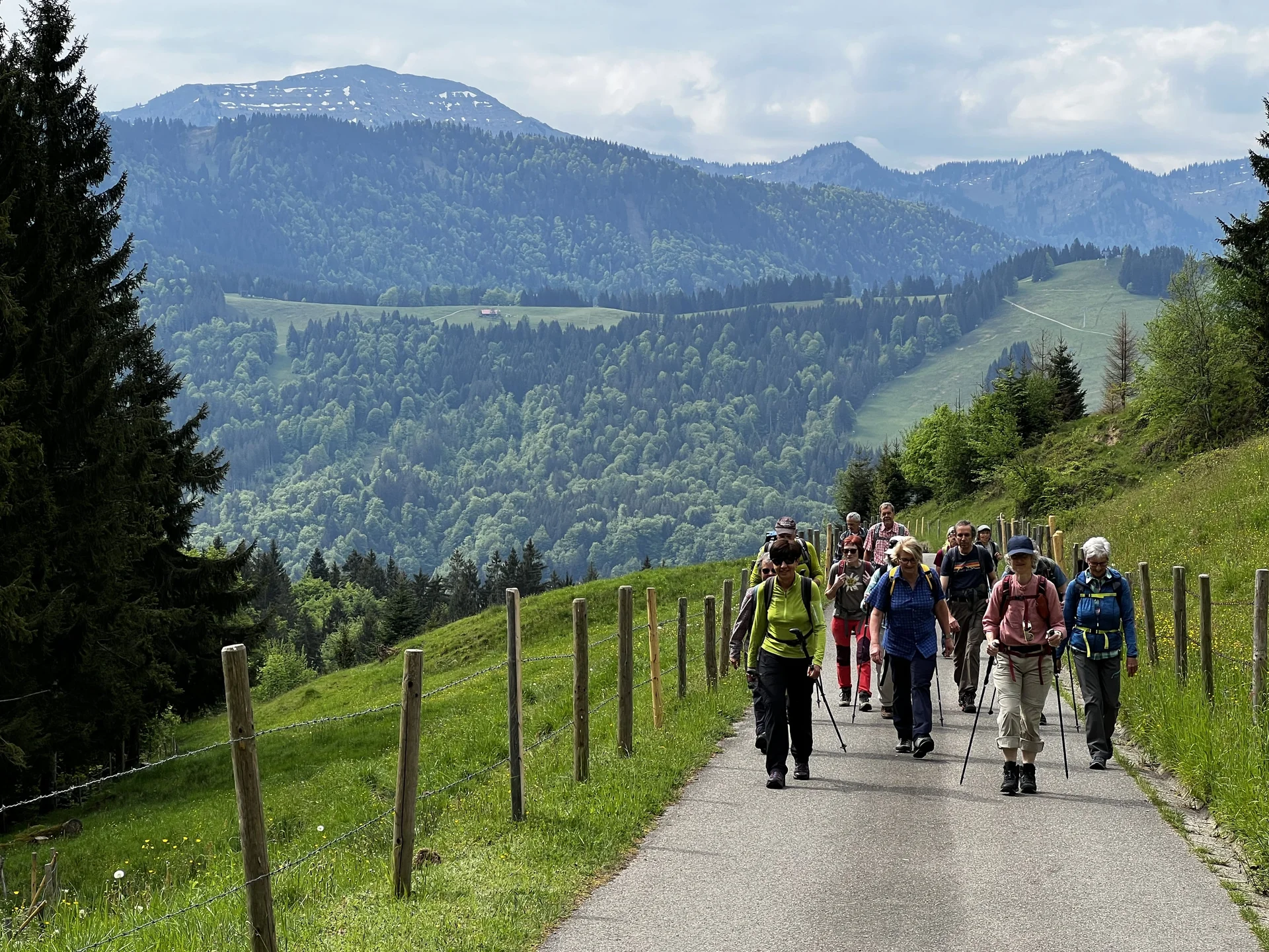  Aufstieg von Wengen zur Salamser Höhe - nach der Neuschwendle Alpe | © DAV Augsburg Senioren