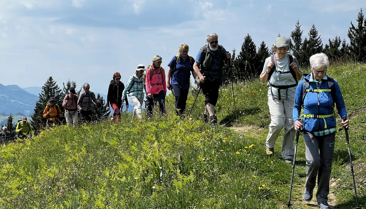 Von der Salmaser zur Thaler Höhe - am Aussichtspunkt Ochsenschache - weiter geht es | © DAV Augsburg Senioren