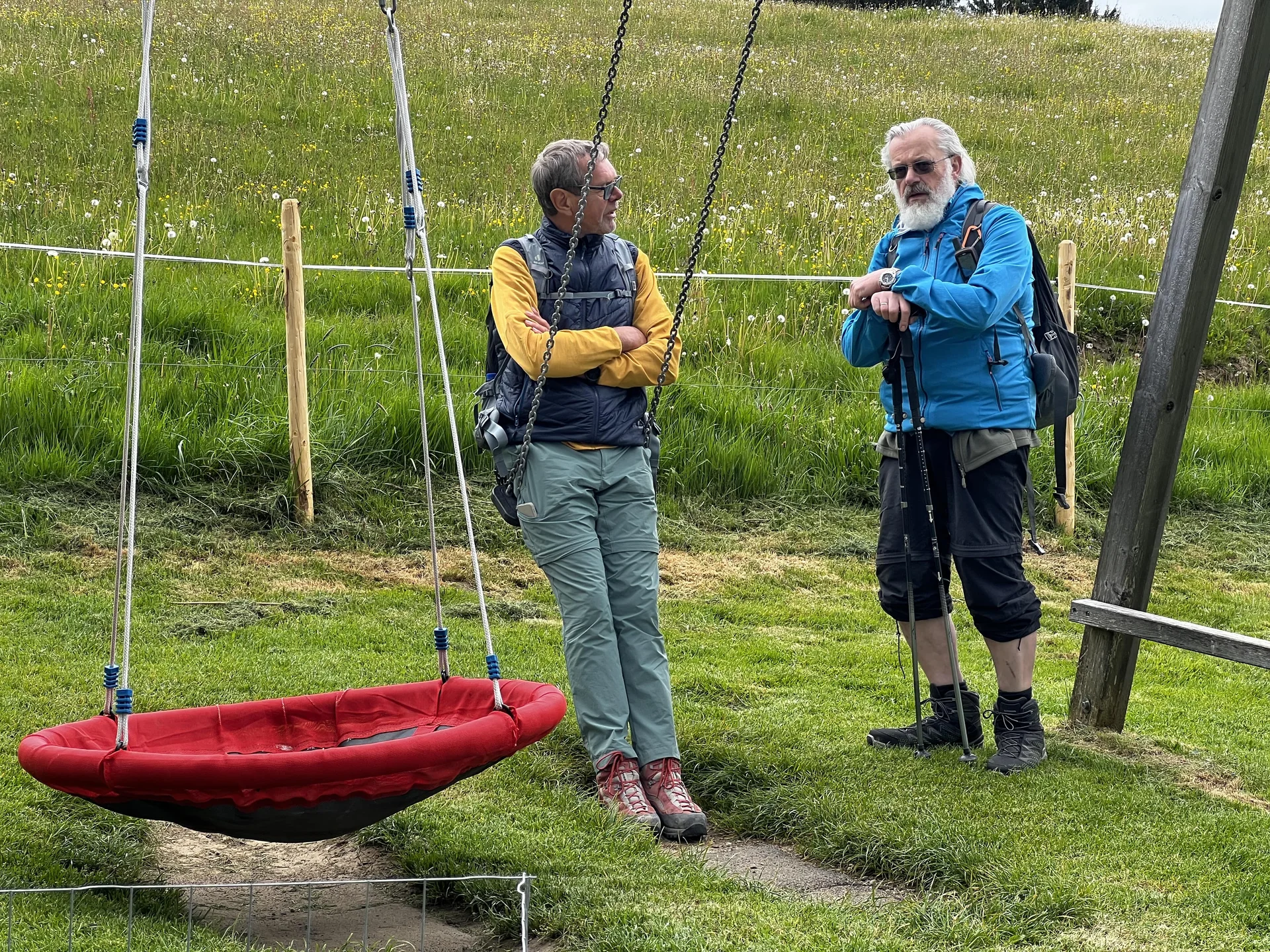 Unterhaltung an der Siedelalpe | © DAV Augsburg Senioren