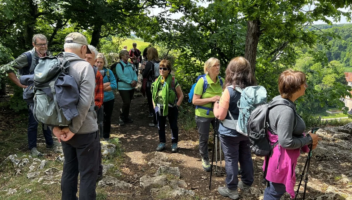 Kleine Pause auf dem Aussichtspunkt Weltenburger Enge | © DAV Augsburg Senioren